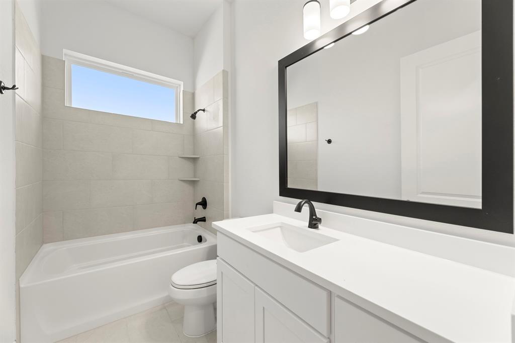 1034 Bingham Way Forney, TX 75126 - Photo 5 of 39 4_4_05. 1034 Bimgham - 2ND Bath