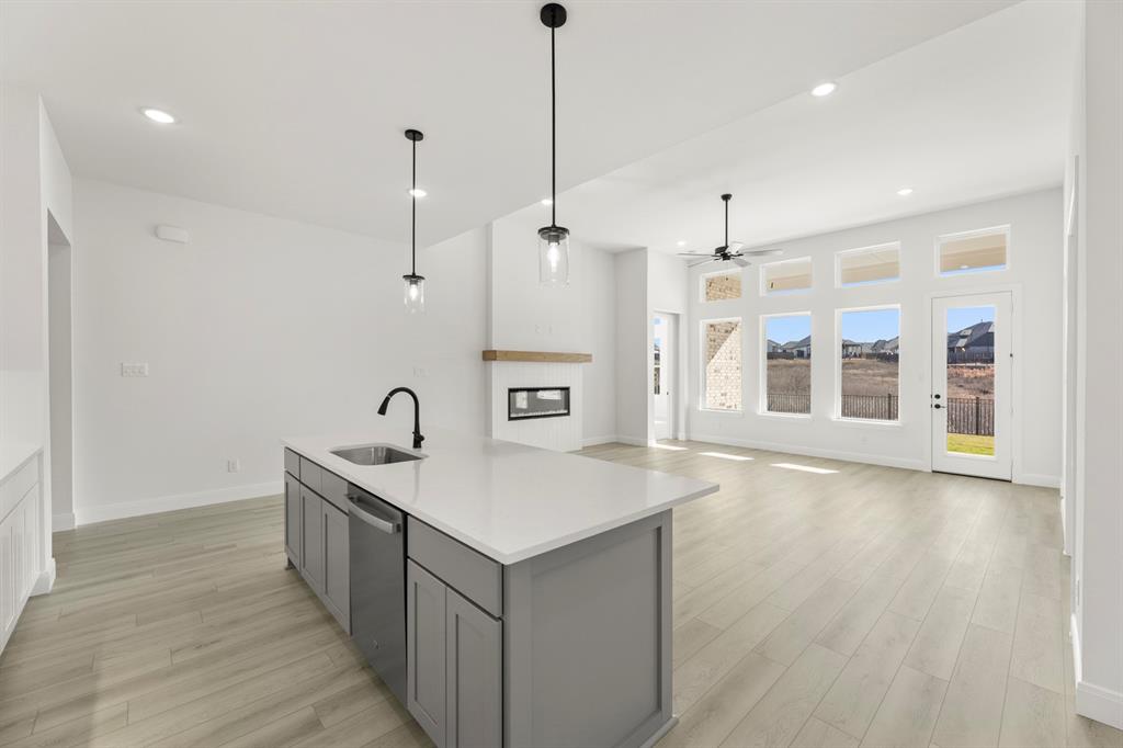 1034 Bingham Way Forney, TX 75126 - Photo 10 of 39 9_9_10. 1034 Bimgham - Kitchen (4)