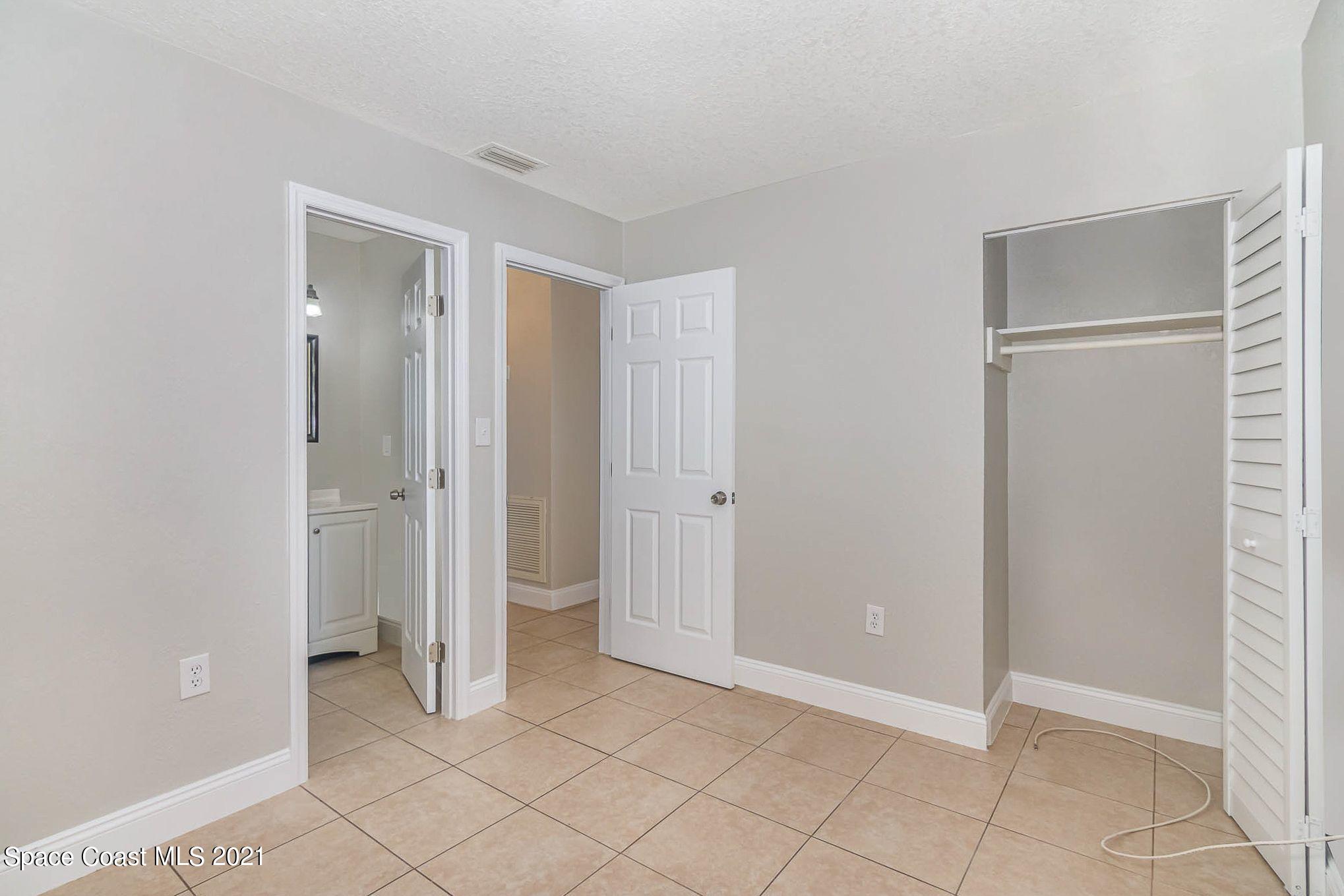 2214 Warwick Road Melbourne, FL 32935 - Photo 16 of 24 Room