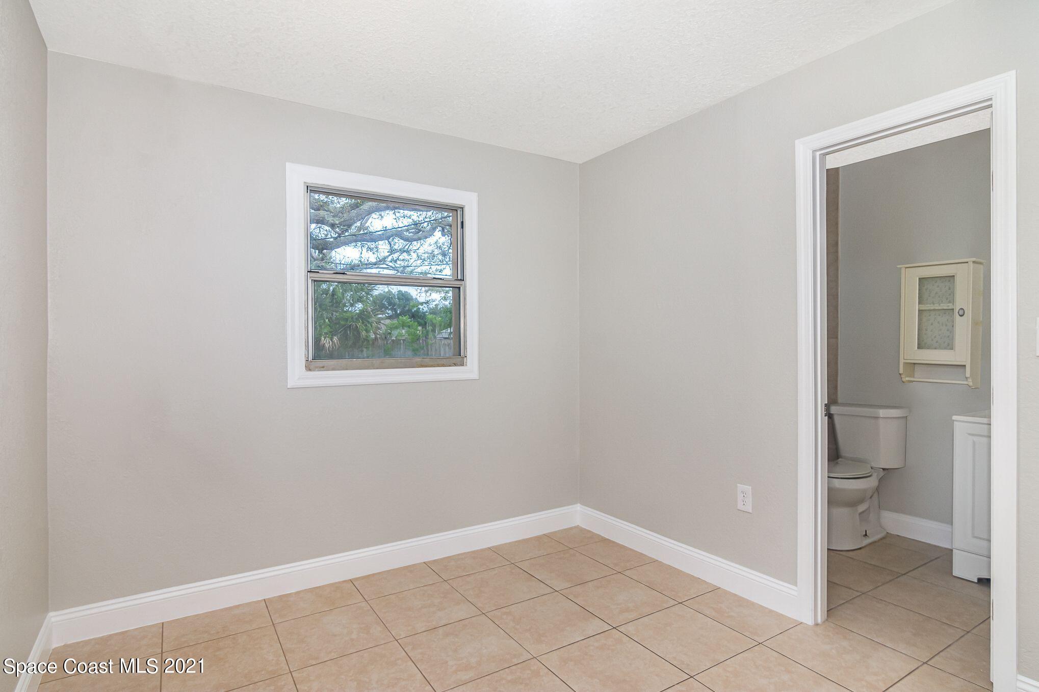 2214 Warwick Road Melbourne, FL 32935 - Photo 17 of 24 Room