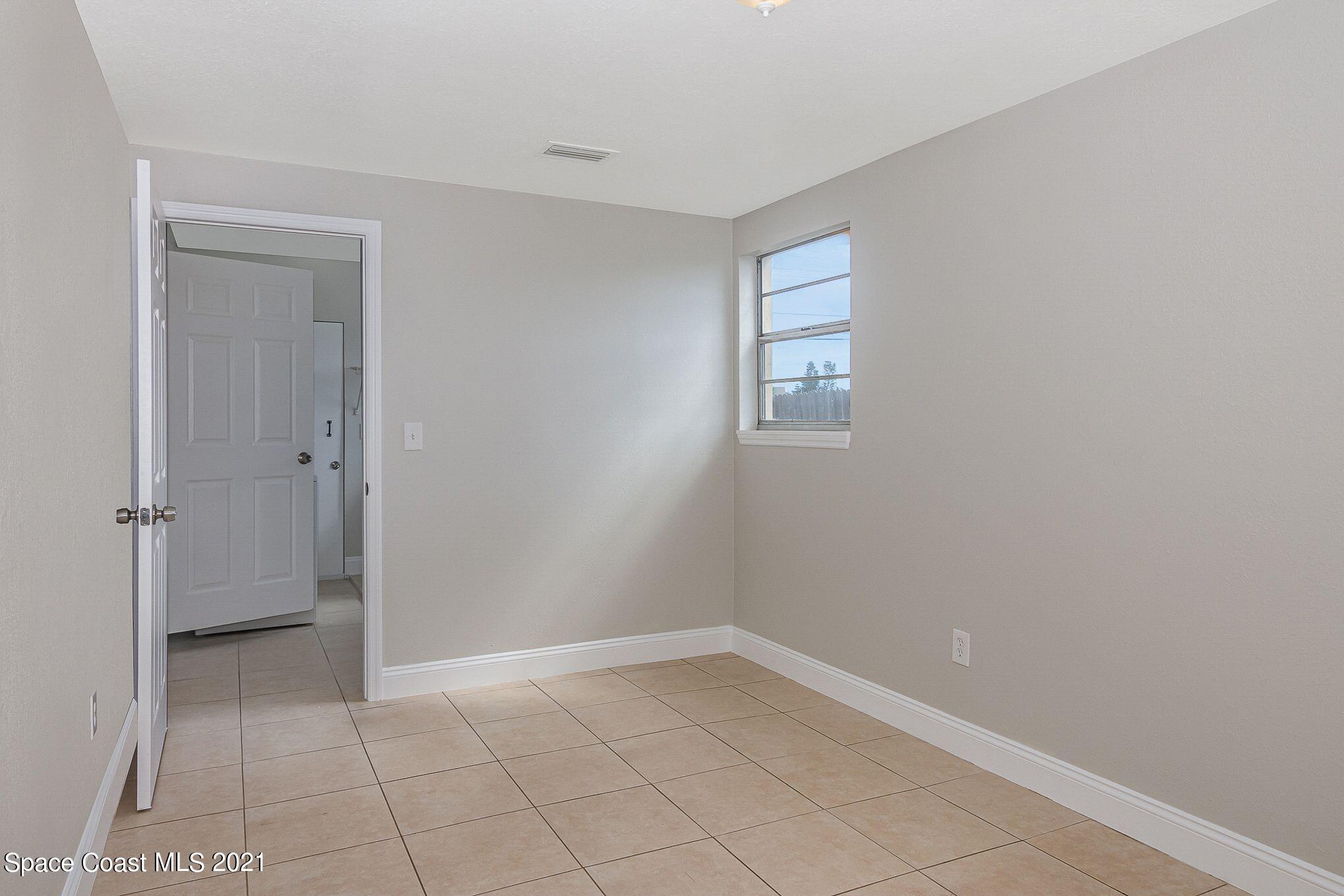 2214 Warwick Road Melbourne, FL 32935 - Photo 20 of 24 Room