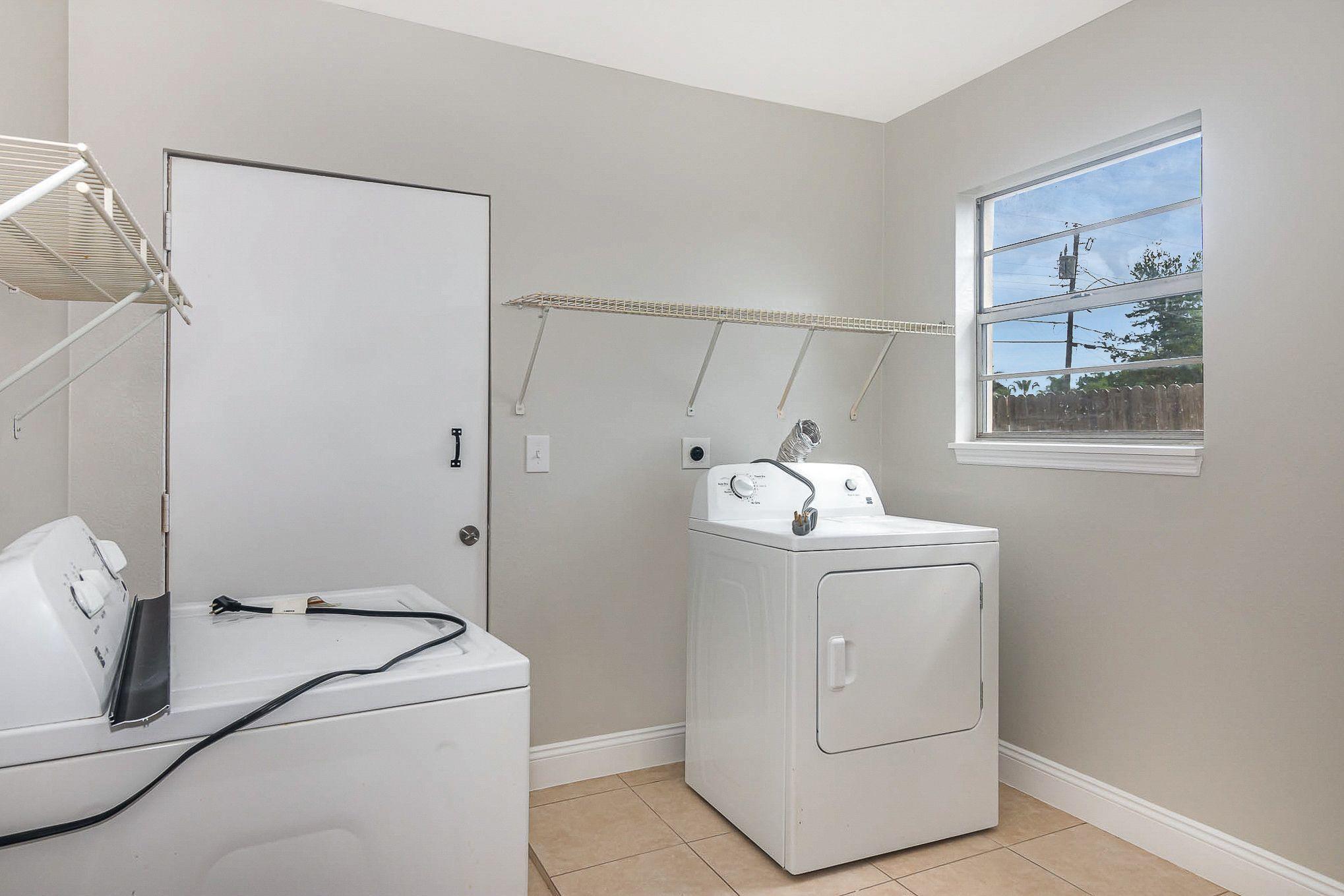2214 Warwick Road Melbourne, FL 32935 - Photo 21 of 24 Laundry Room