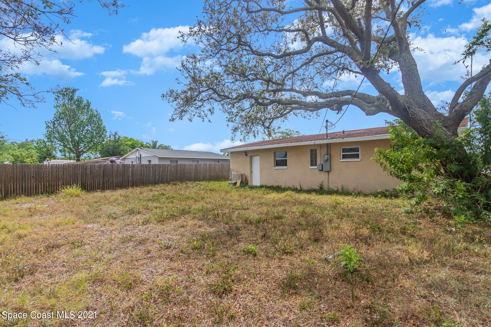 2214 Warwick Road Melbourne, FL 32935 - Photo 23 of 24 Back yard