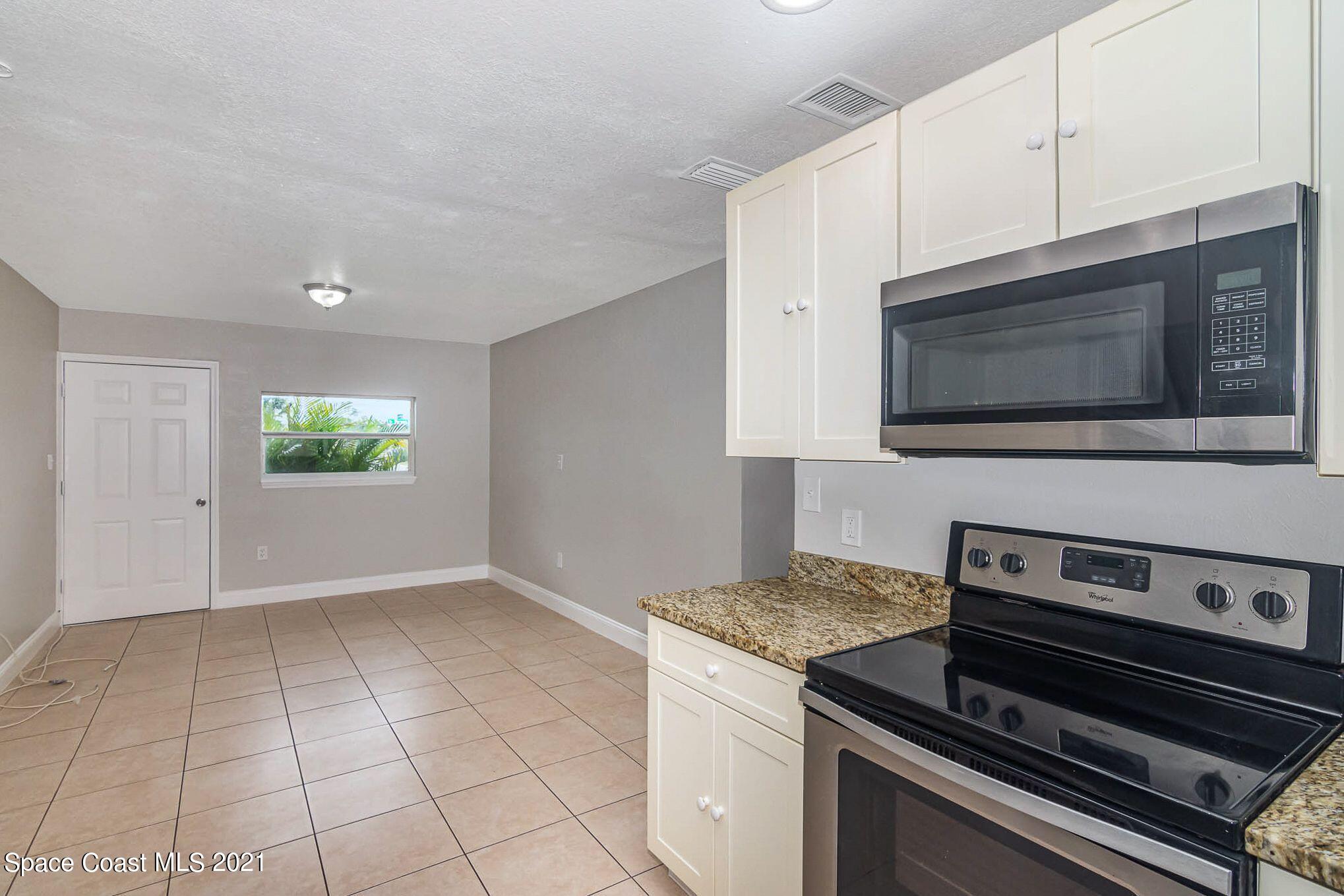 2214 Warwick Road Melbourne, FL 32935 - Photo 9 of 24 Kitchen