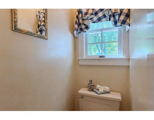 14 Porter Road Waltham, MA 02452 - Photo 8 of 29 Gallery Image 8