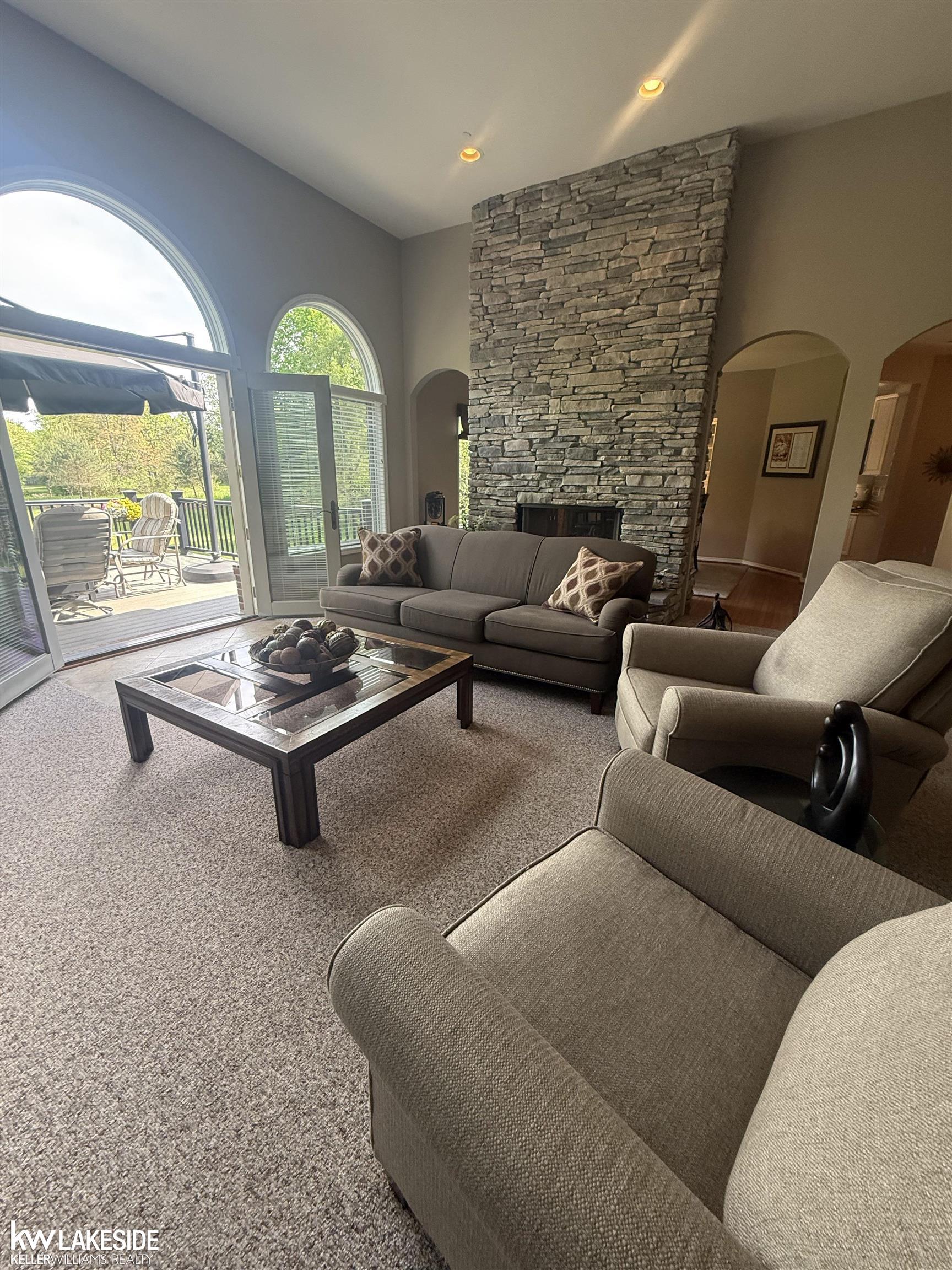 901 Jack Pine Drive Rochester, MI 48306 - Photo 6 of 92
