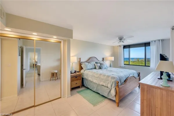 $8,000 | 17 Bluebill Avenue, Unit 904, Naples, FL 34108