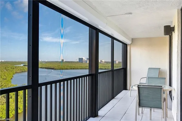 $8,000 | 17 Bluebill Avenue, Unit 904, Naples, FL 34108