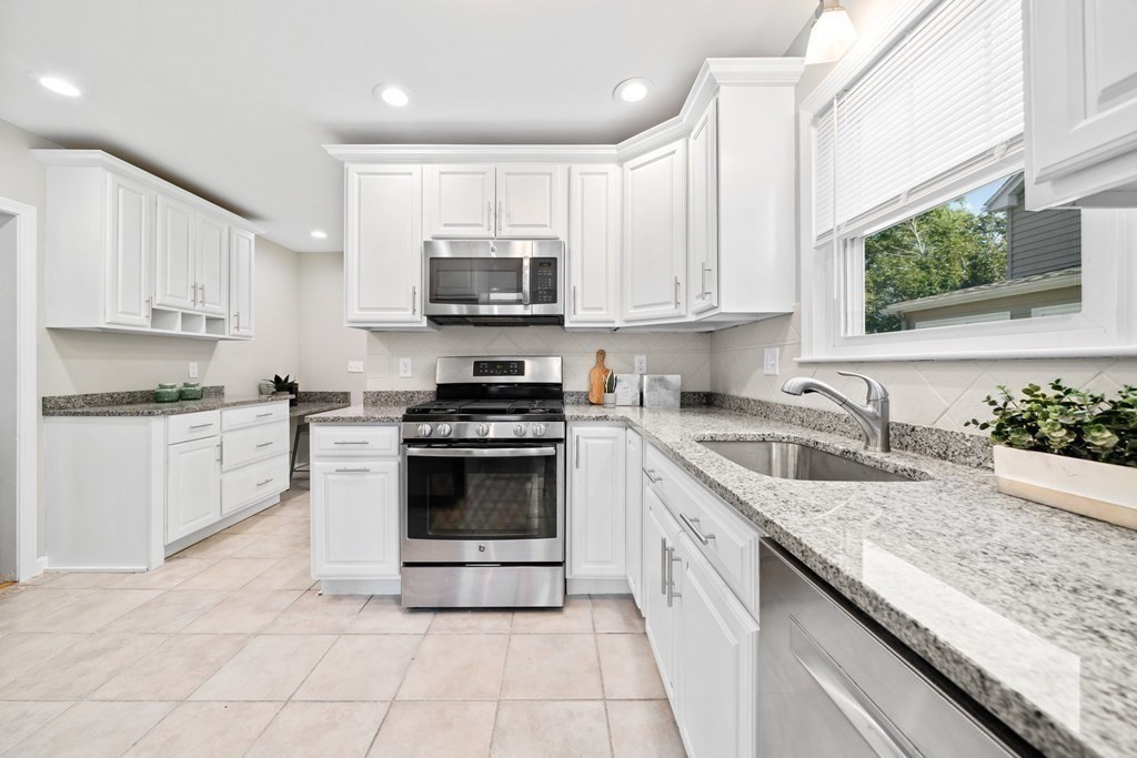 19 Cypress Road Milton, MA 02186 - Photo 7 of 23 Gallery Image 7