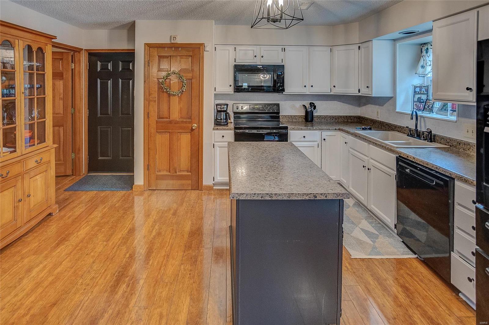 420 Springwood Drive Belleville, IL 62220 - Photo 23 of 55