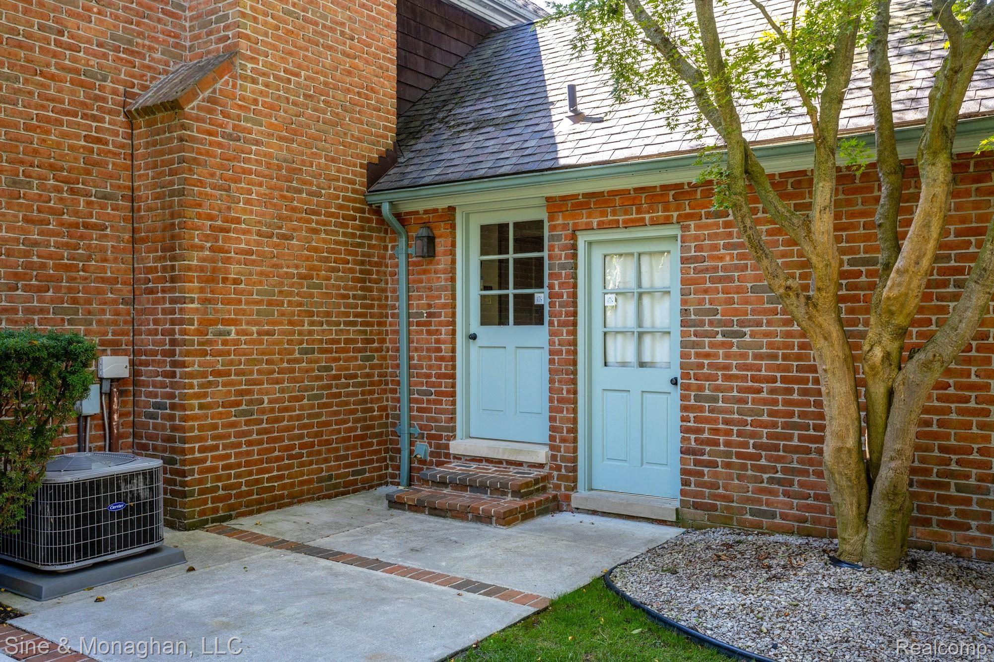 96 Lewiston Road Grosse Pointe, MI 48236 - Photo 73 of 76 96 Lewiston Exteriors S014.jpg
