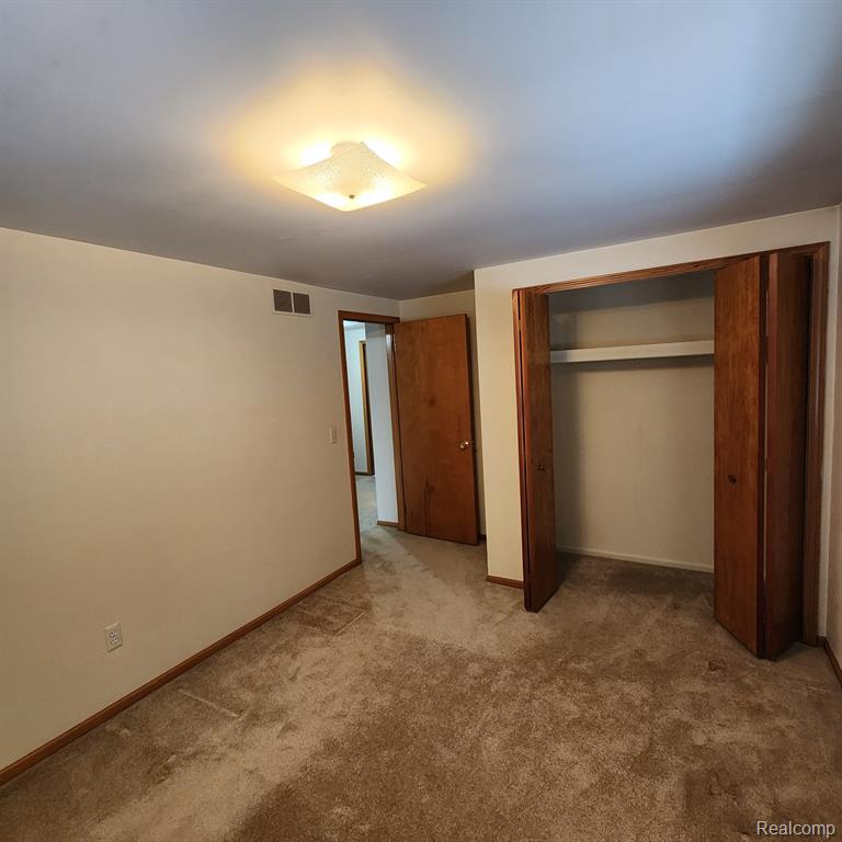 28705 Inkster Road Farmington Hills, MI 48334 - Photo 15 of 24