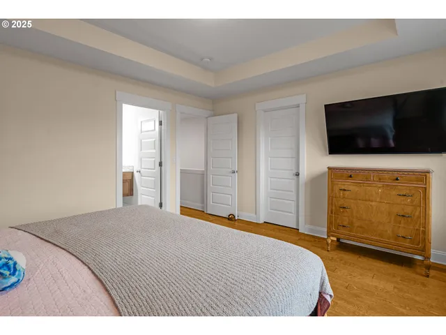 $640,000 | 5406 Northeast Couch Street, Portland, OR 97213