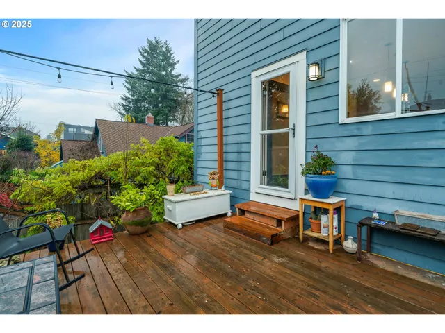 $640,000 | 5406 Northeast Couch Street, Portland, OR 97213