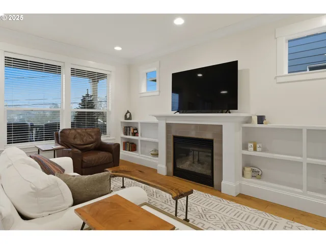 $640,000 | 5406 Northeast Couch Street, Portland, OR 97213