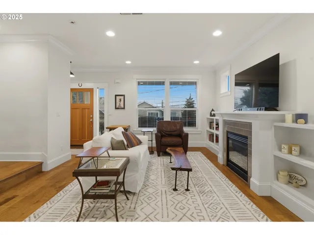 $640,000 | 5406 Northeast Couch Street, Portland, OR 97213