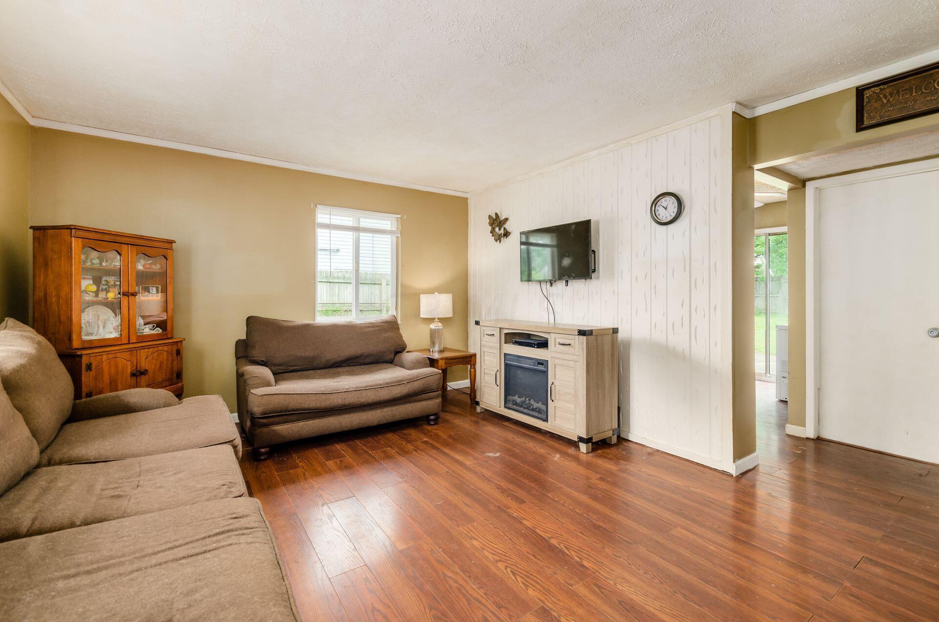 928 Colgate Road Columbus, OH 43213 - Photo 3 of 23