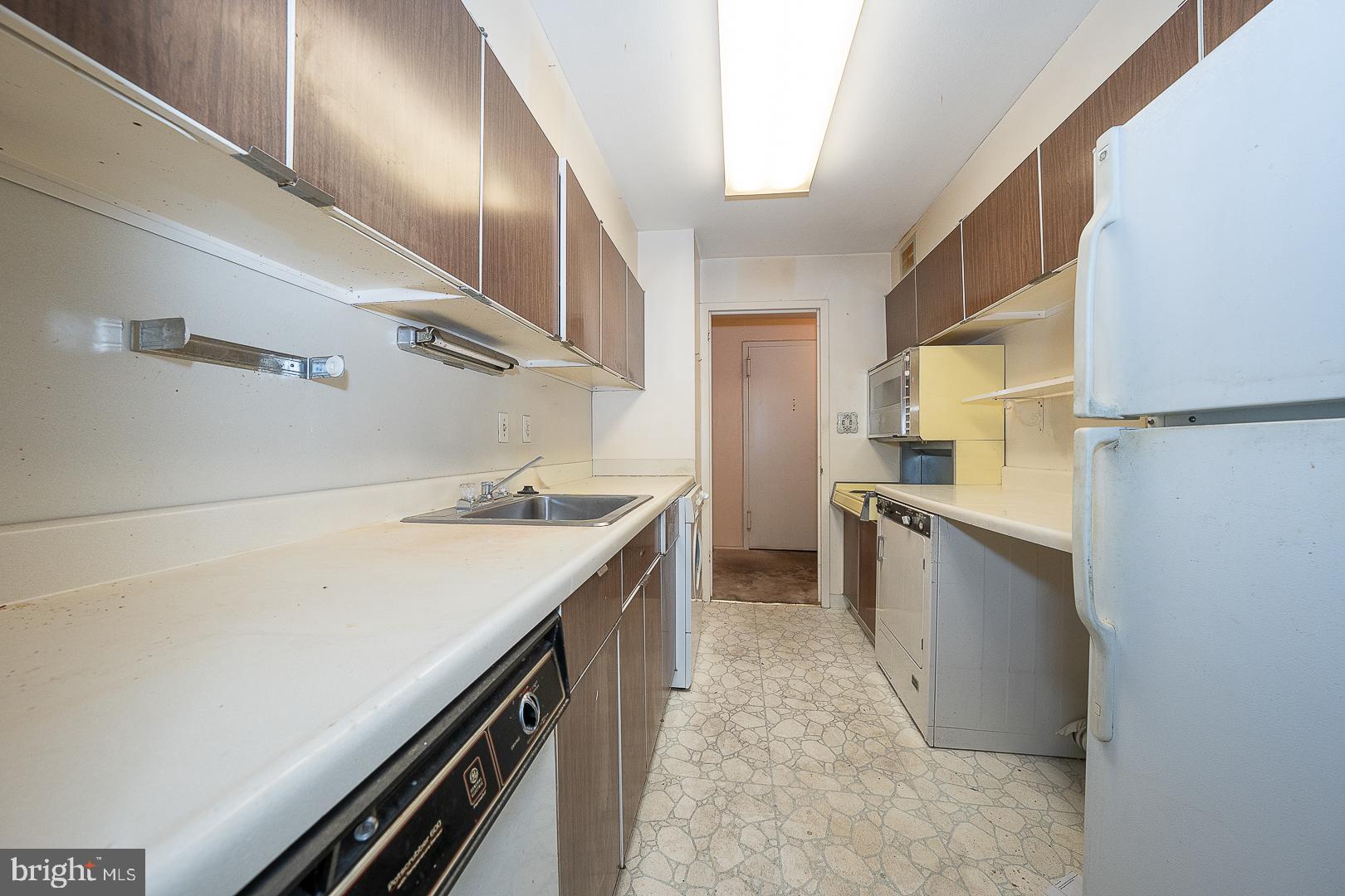 1919 Chestnut Street, Unit 2521 Philadelphia, PA 19103 - Photo 5 of 19