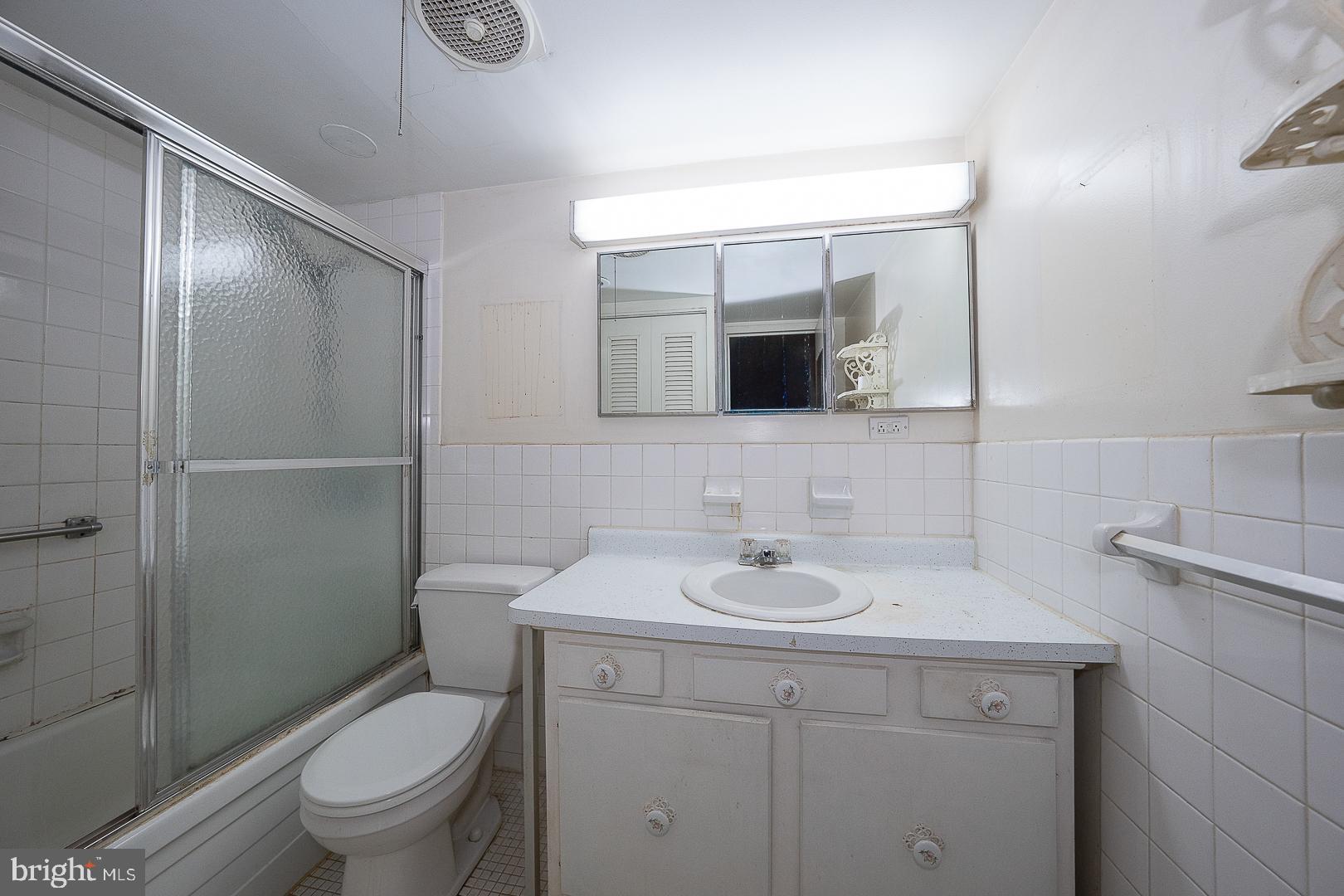 1919 Chestnut Street, Unit 2521 Philadelphia, PA 19103 - Photo 8 of 19