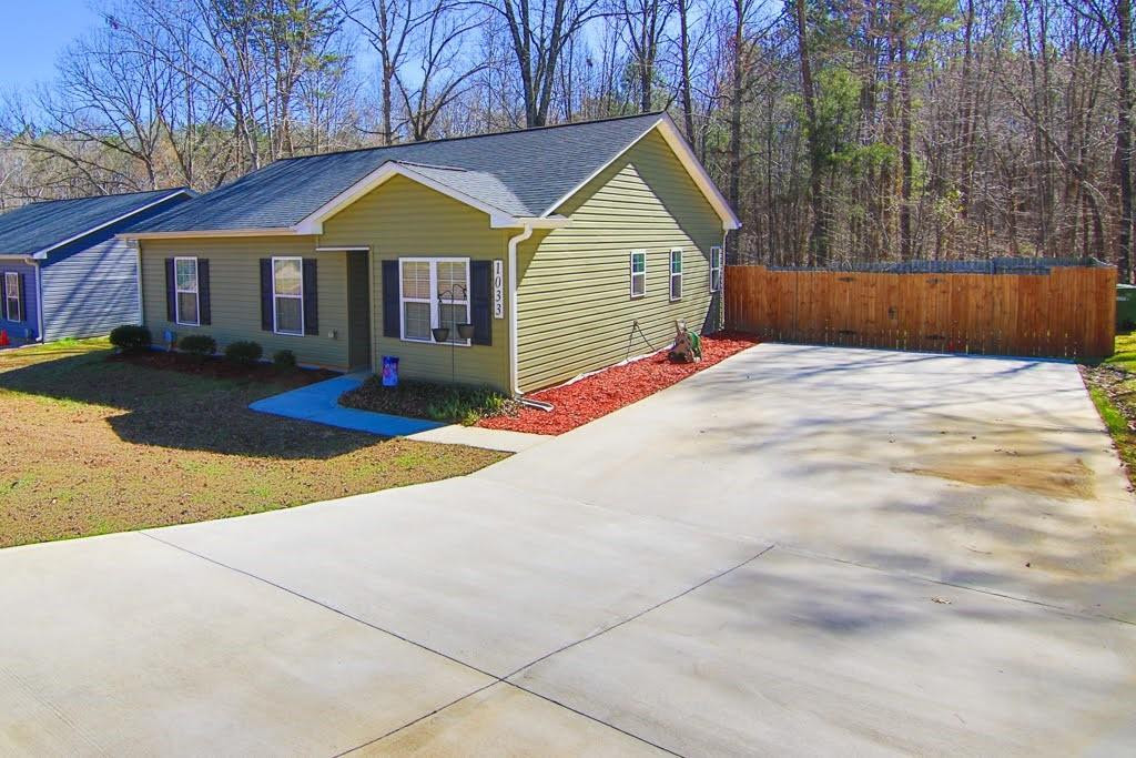 1033 East Hanover Road Graham, NC 27253 - Photo 4 of 20 Gallery Image 4