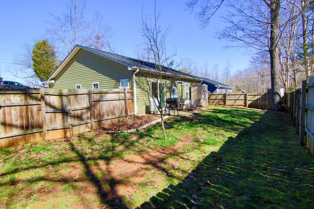 1033 East Hanover Road Graham, NC 27253 - Photo 5 of 20 Gallery Image 5