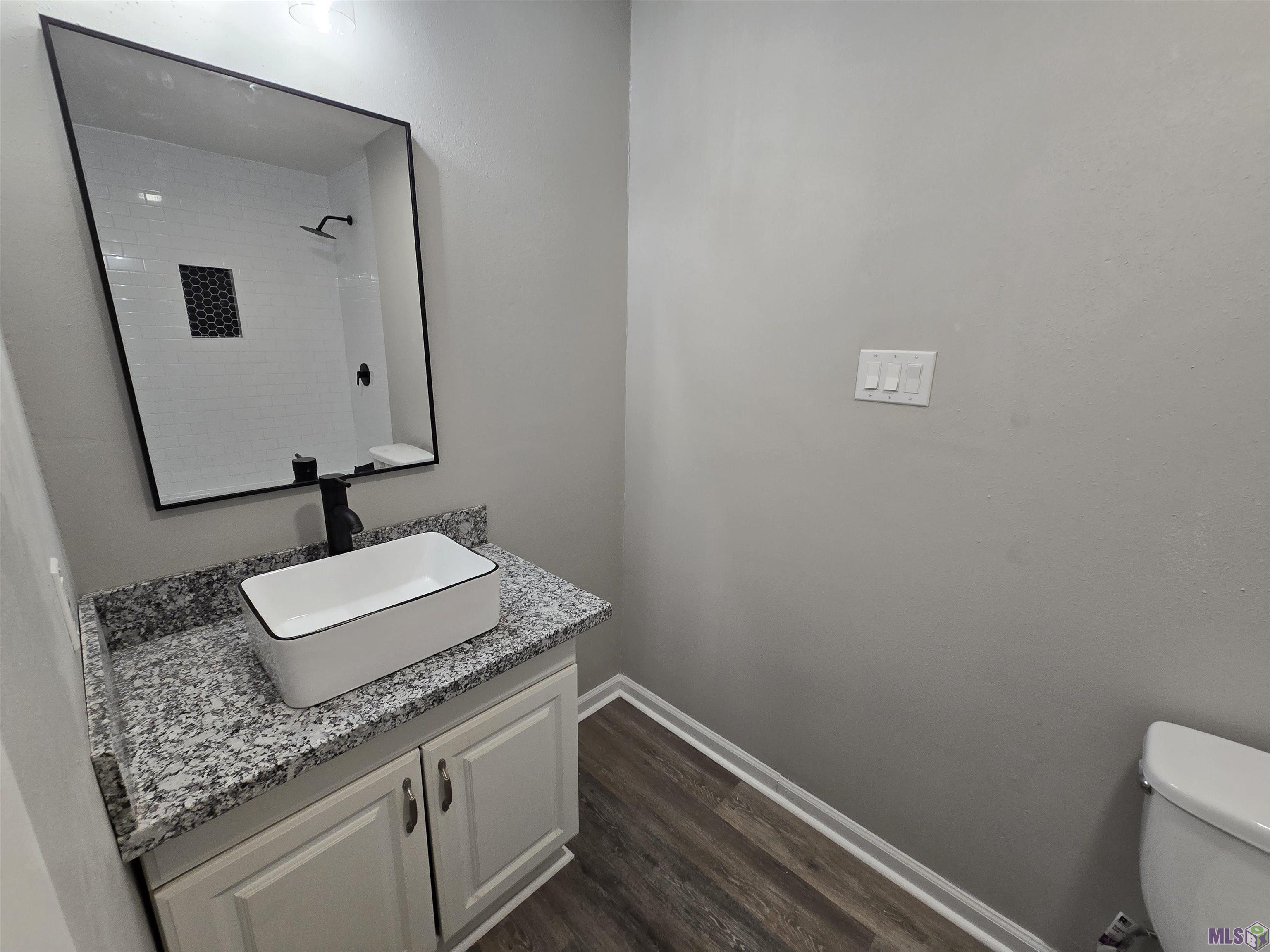 7565 Gov Blanchard Drive Baton Rouge, LA 70811 - Photo 11 of 27 Primary Bahtroom