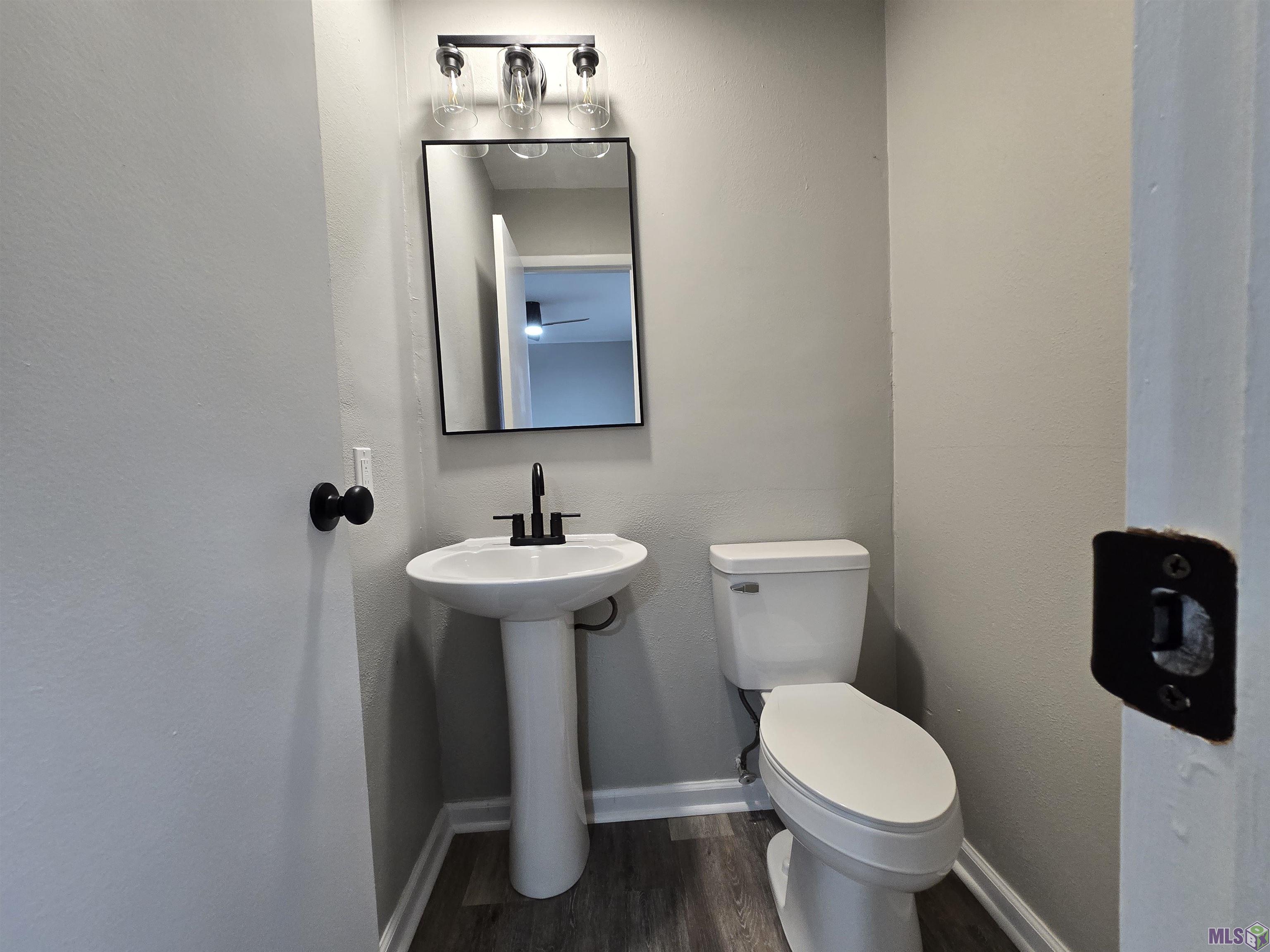 7565 Gov Blanchard Drive Baton Rouge, LA 70811 - Photo 16 of 27 Half Bathroom