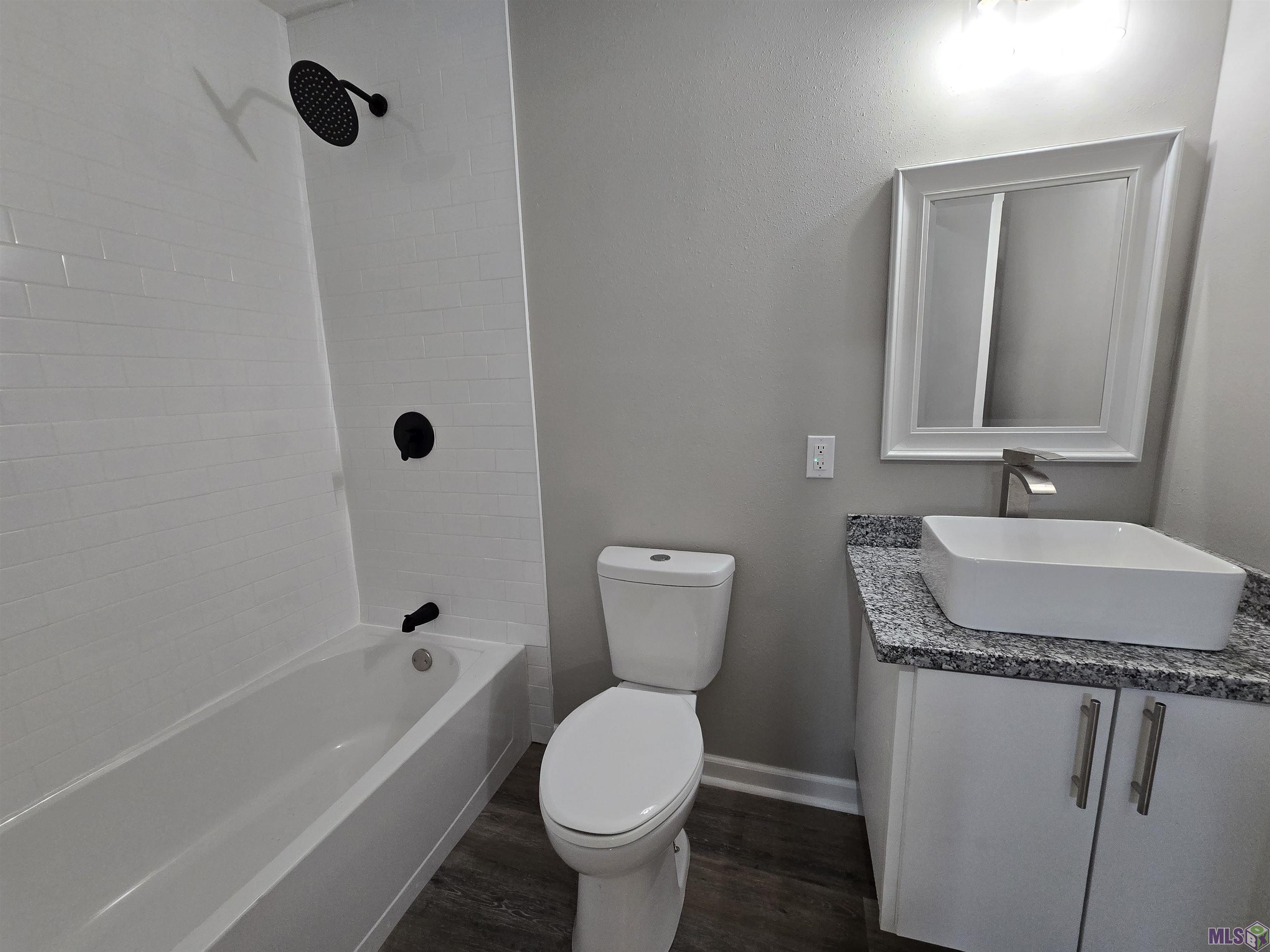 7565 Gov Blanchard Drive Baton Rouge, LA 70811 - Photo 23 of 27 MIL Suite Bathroom