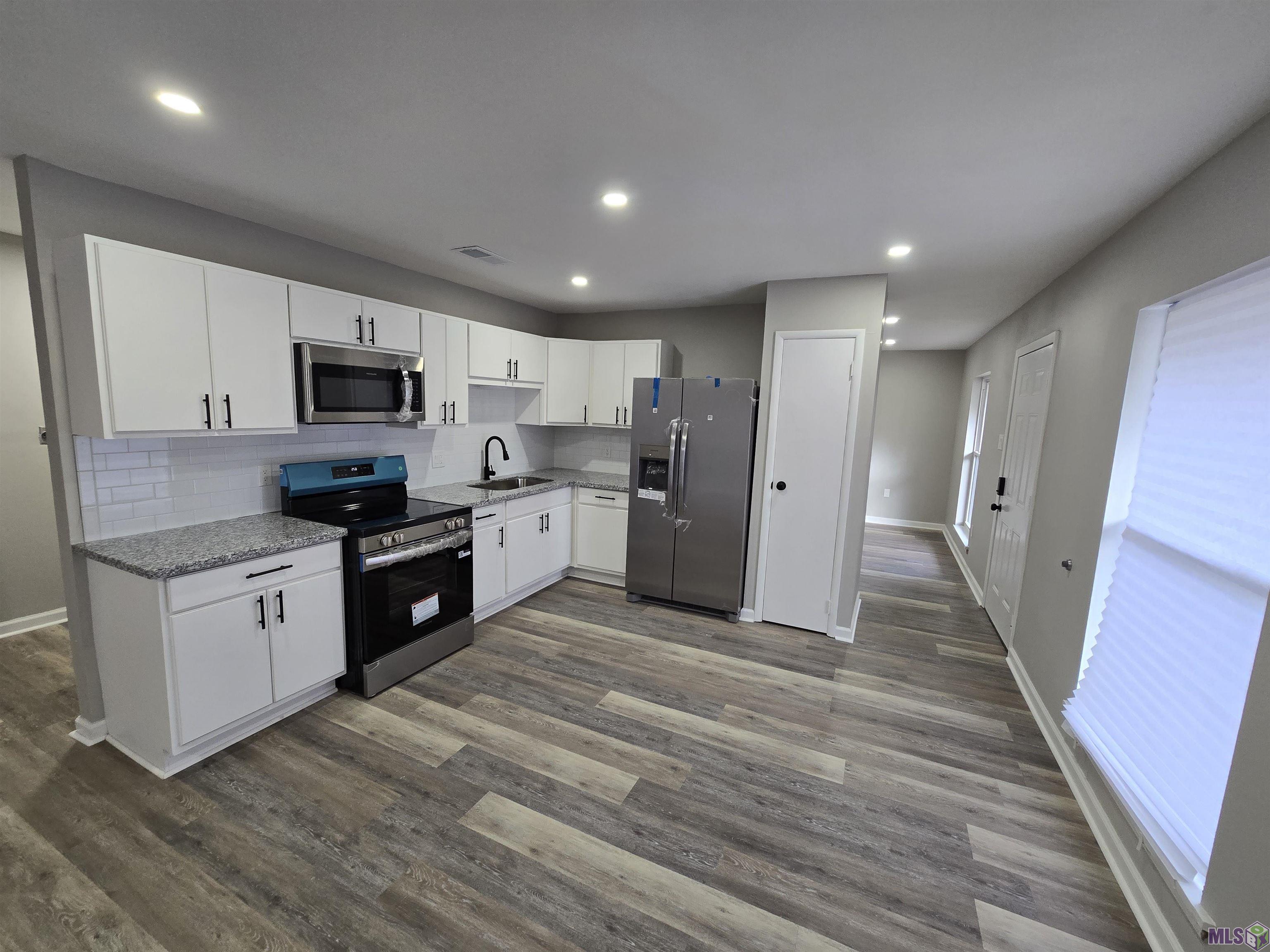 7565 Gov Blanchard Drive Baton Rouge, LA 70811 - Photo 6 of 27 Kitchen