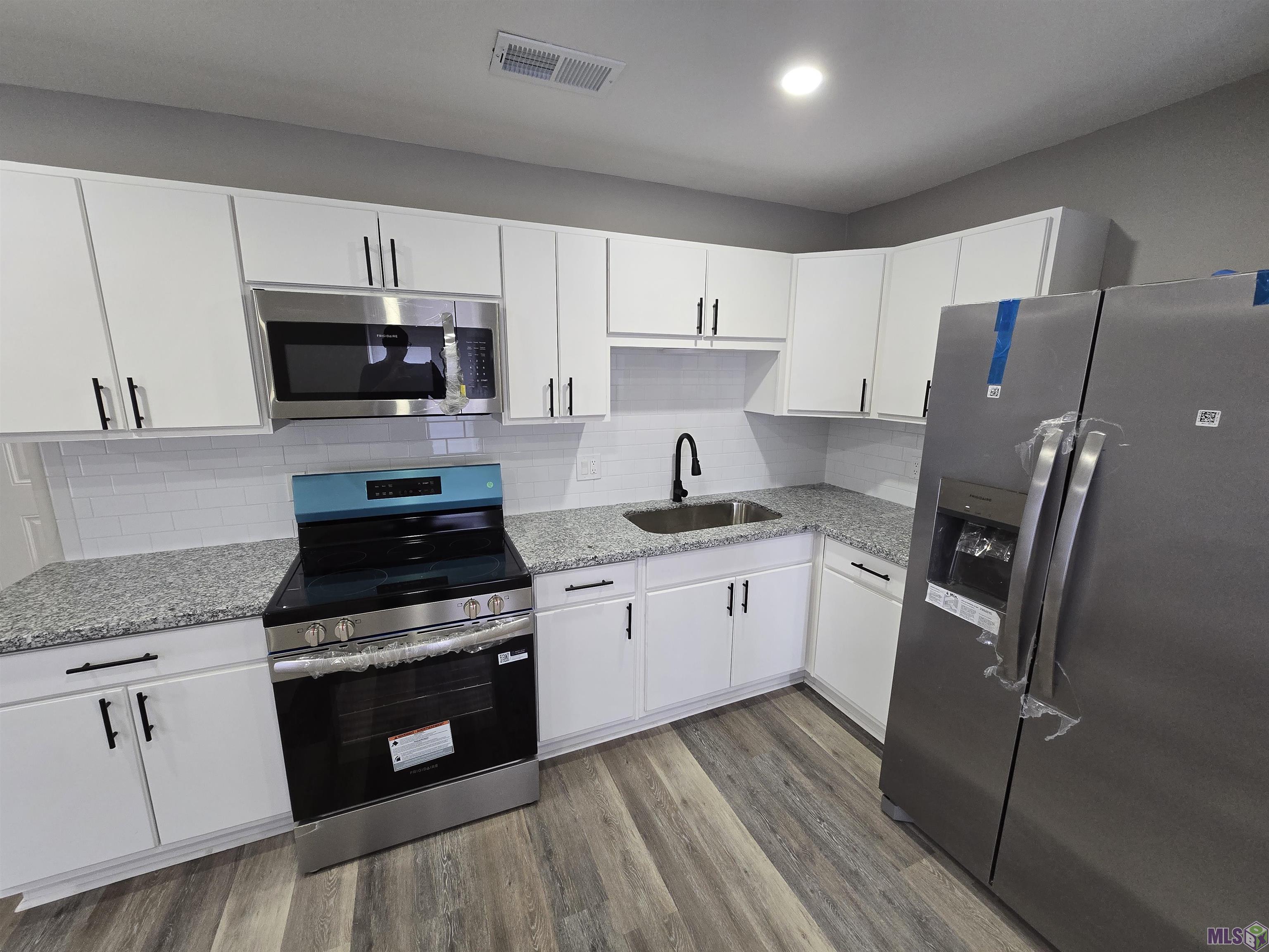 7565 Gov Blanchard Drive Baton Rouge, LA 70811 - Photo 7 of 27 Kitchen