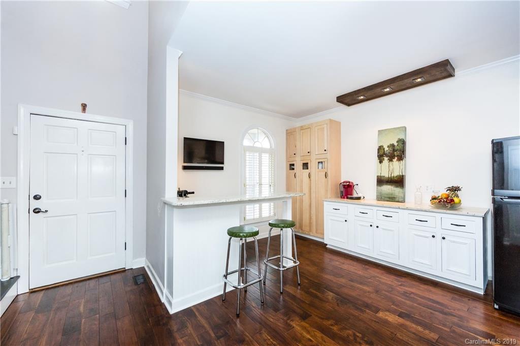 7122 Rothmore Street Charlotte, NC 28215 - Photo 4 of 36 Gallery Image 4