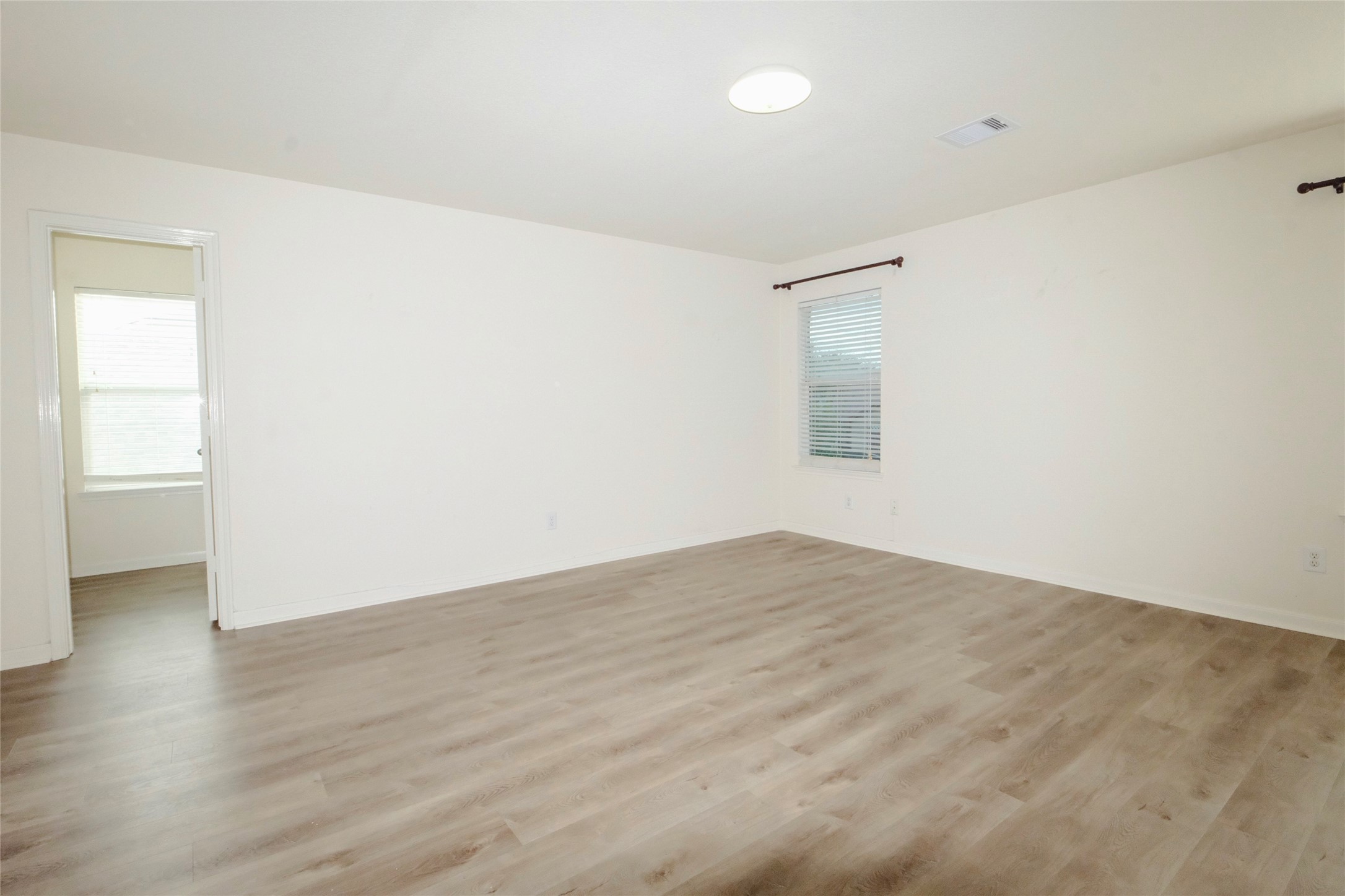 15514 Satsuma Point Court Houston, TX 77049 - Photo 12 of 20