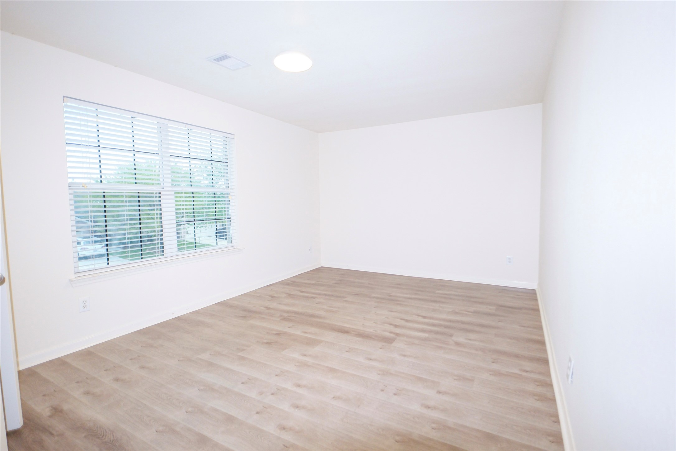 15514 Satsuma Point Court Houston, TX 77049 - Photo 15 of 20