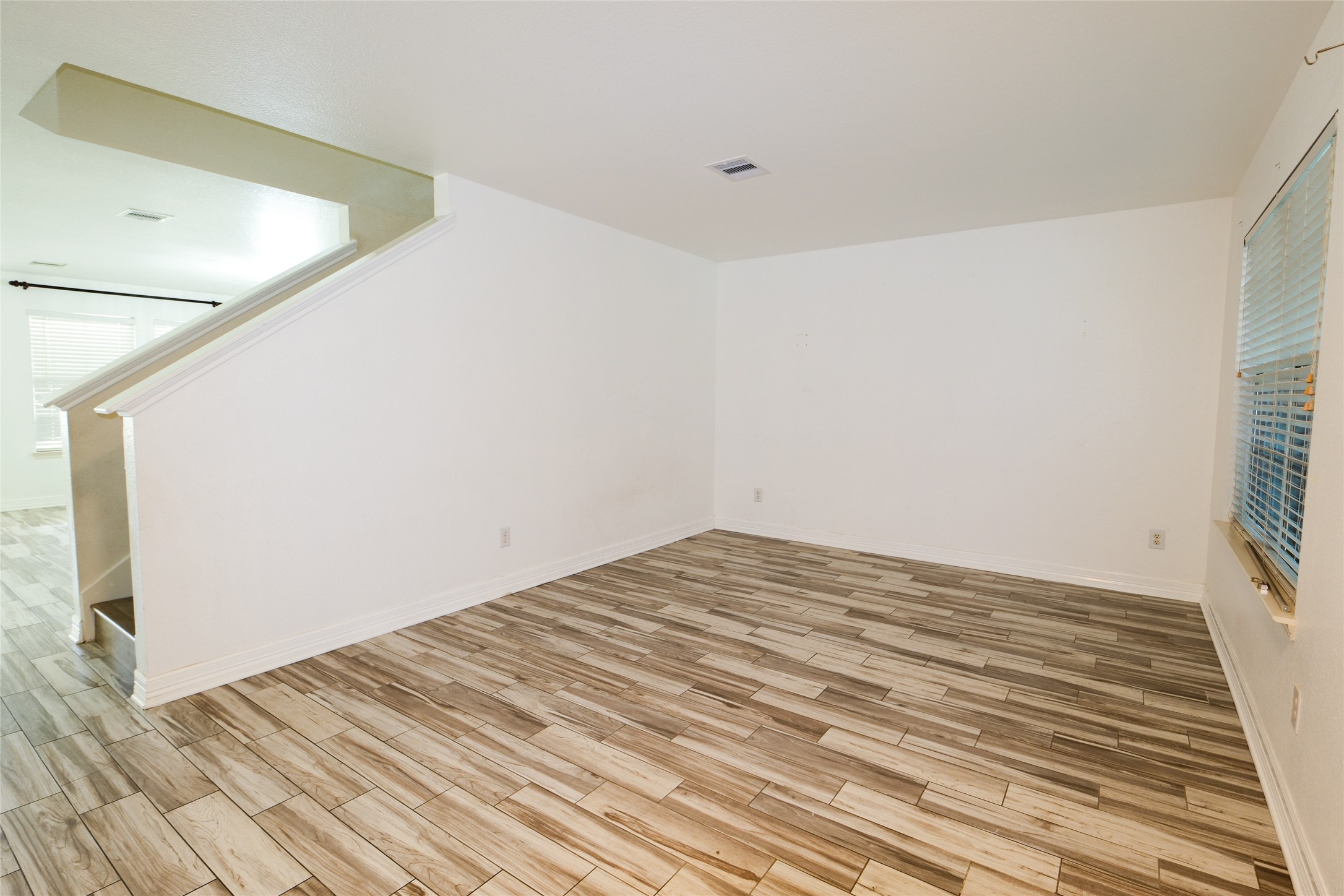 15514 Satsuma Point Court Houston, TX 77049 - Photo 4 of 20