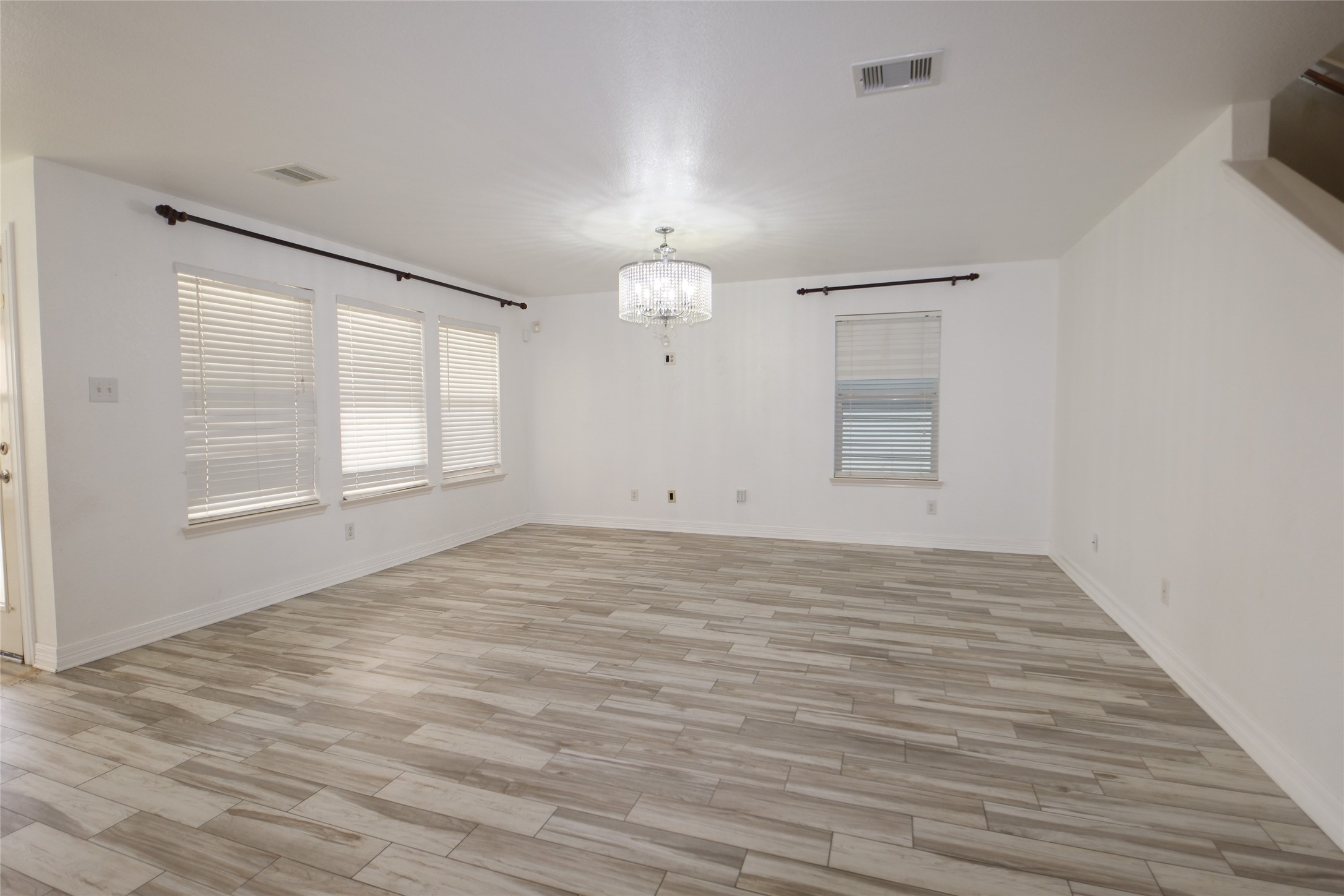 15514 Satsuma Point Court Houston, TX 77049 - Photo 5 of 20