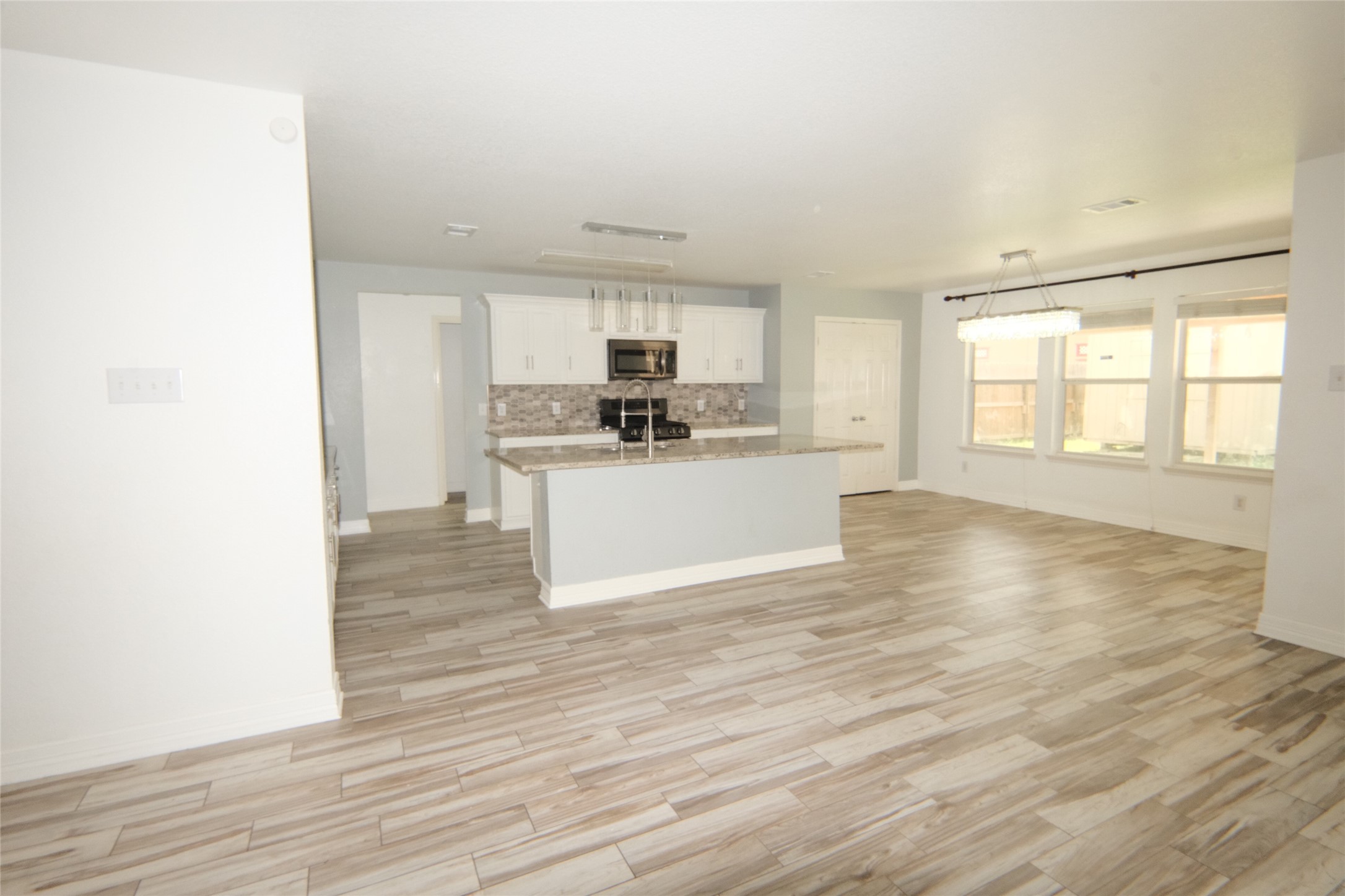 15514 Satsuma Point Court Houston, TX 77049 - Photo 8 of 20