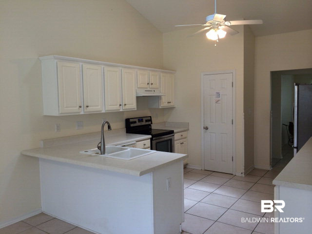 16397 Othello Lane Foley, AL 36535 - Photo 11 of 31 Open Kitchen with Breakfast Bar