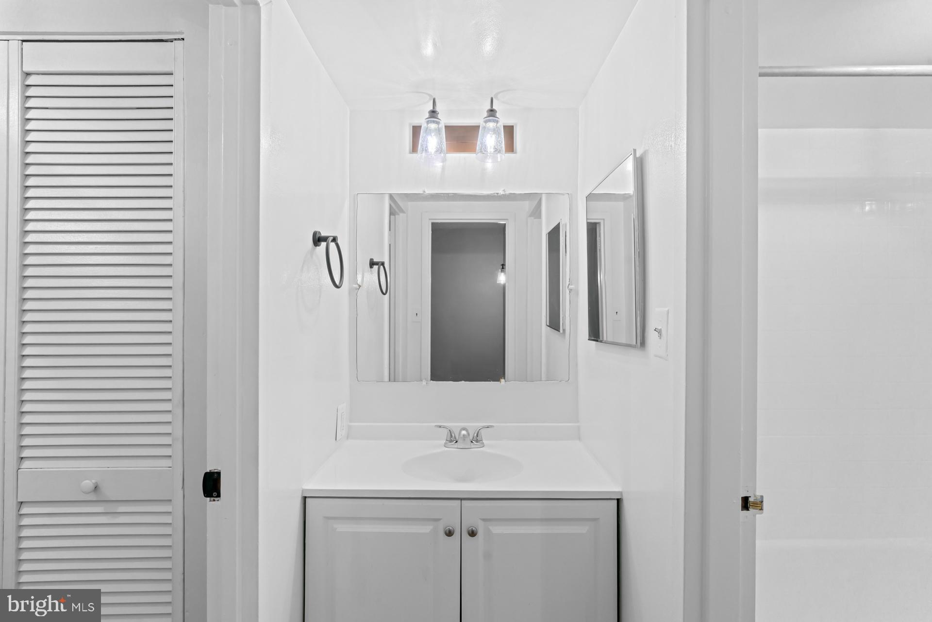 1836 Metzerott Road, Unit 715 Hyattsville, MD 20783 - Photo 16 of 28