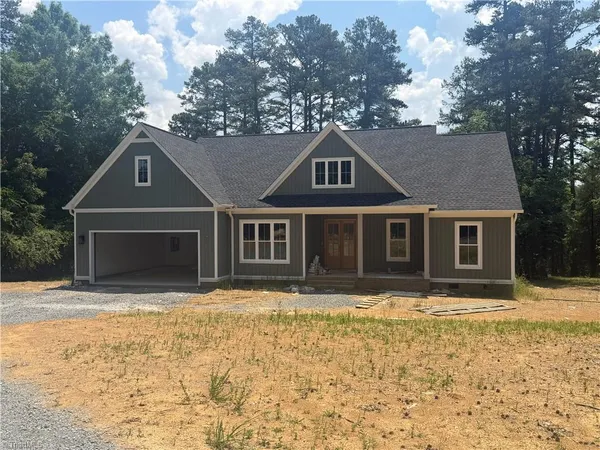 $839,900 | 136 Serenity Pointe, Denton, NC 27239