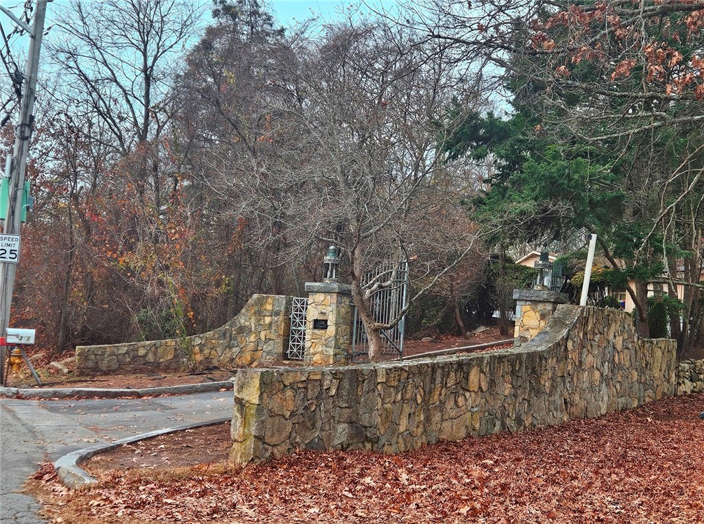 381 Angell Road Lincoln, RI 02865 - Photo 4 of 14 Gallery Image 4