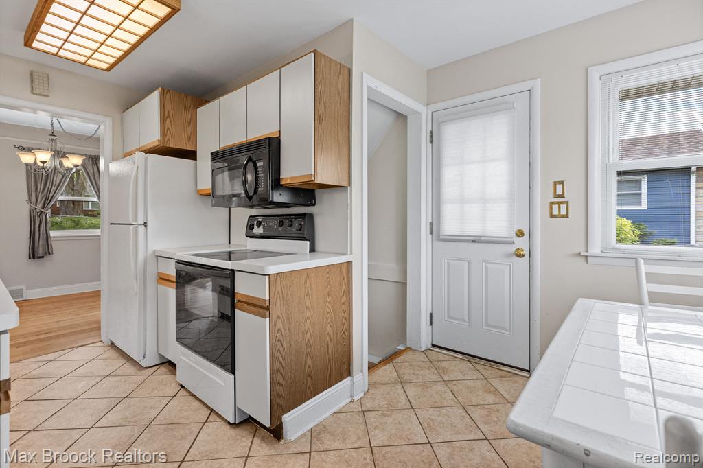 2276 Lancaster Road Bloomfield Hills, MI 48302 - Photo 7 of 21 Gallery Image 7