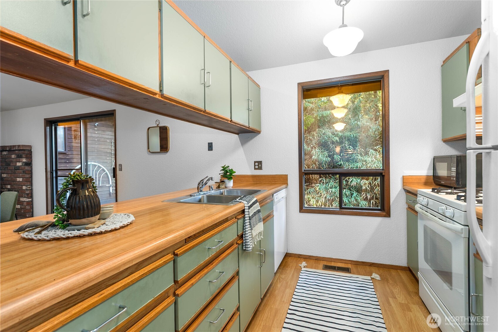 1005 Geneva Street Bellingham, WA 98229 - Photo 20 of 35