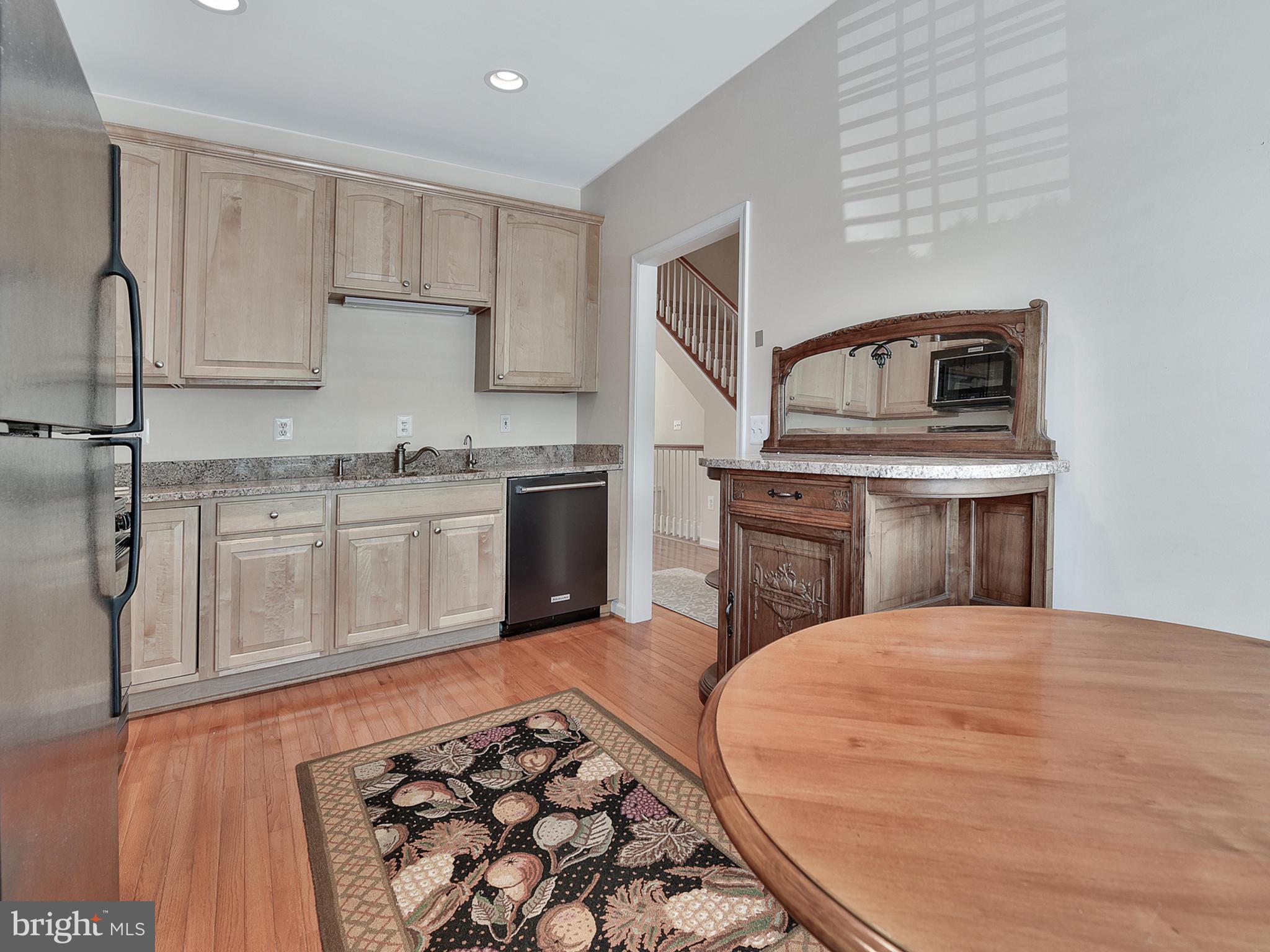 13907 Lullaby Road Germantown, MD 20874 - Photo 16 of 41 Gourmet kitchen