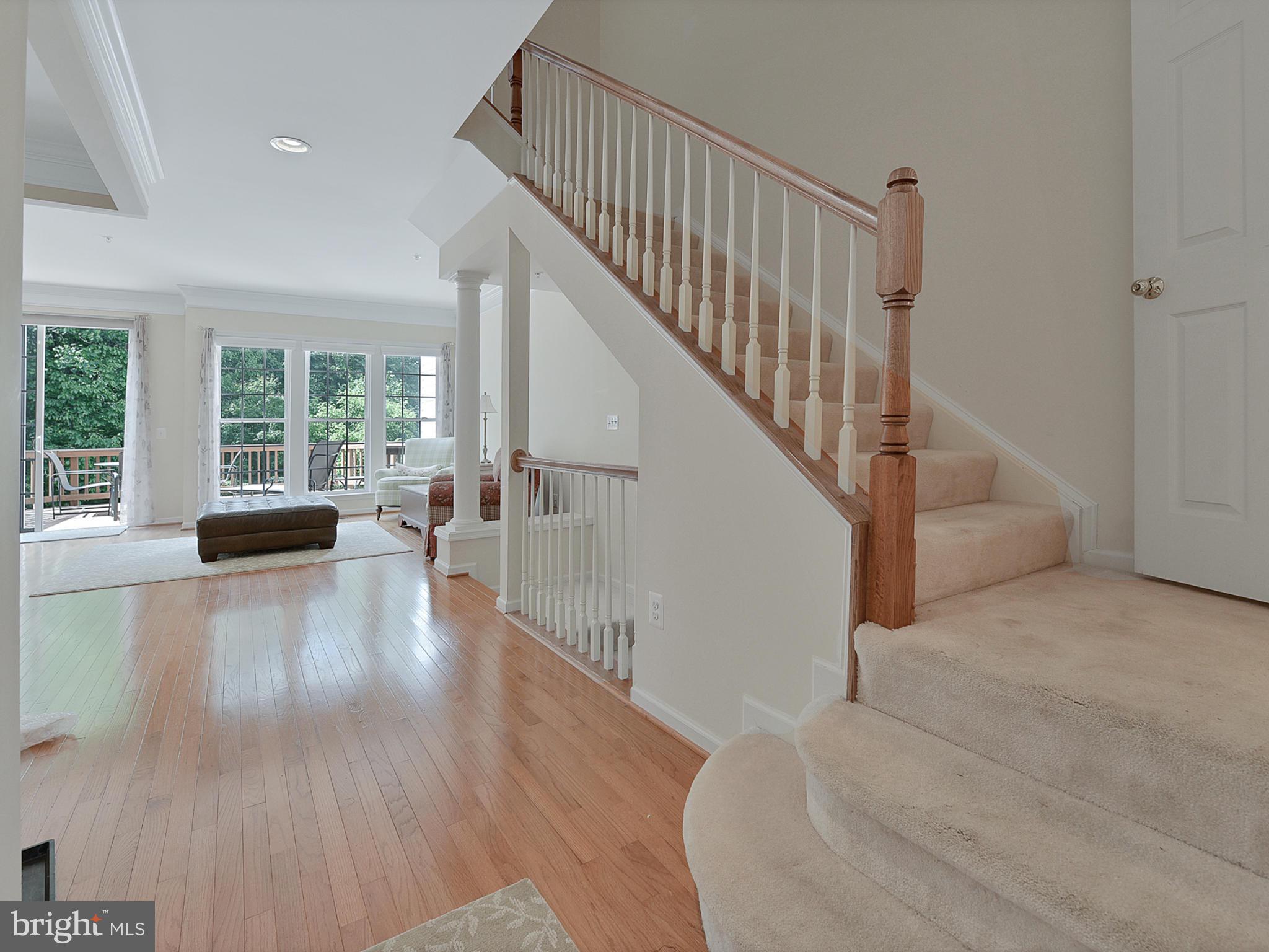 13907 Lullaby Road Germantown, MD 20874 - Photo 17 of 41 Center stairs