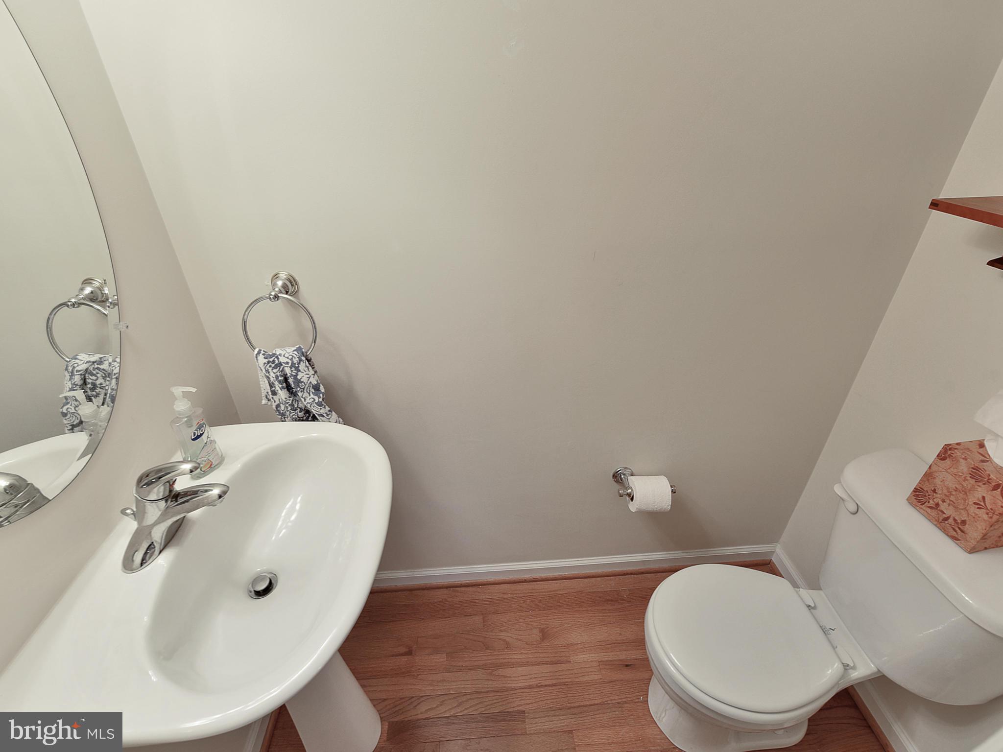13907 Lullaby Road Germantown, MD 20874 - Photo 18 of 41 Main level half bath