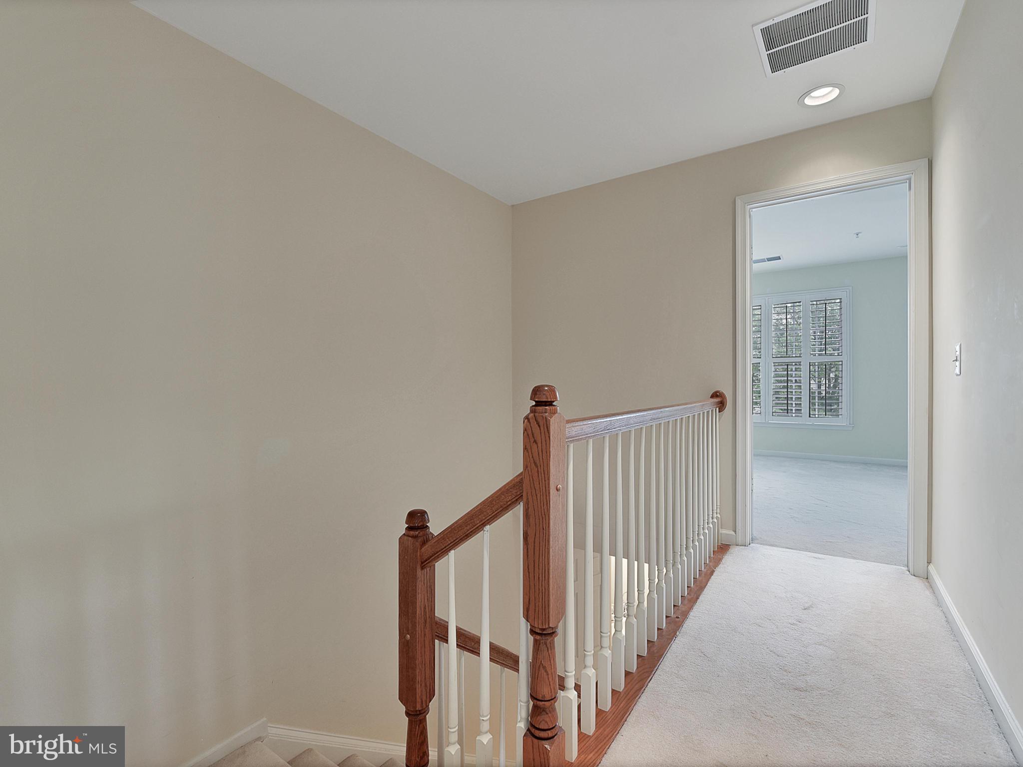13907 Lullaby Road Germantown, MD 20874 - Photo 26 of 41 Upper hallway