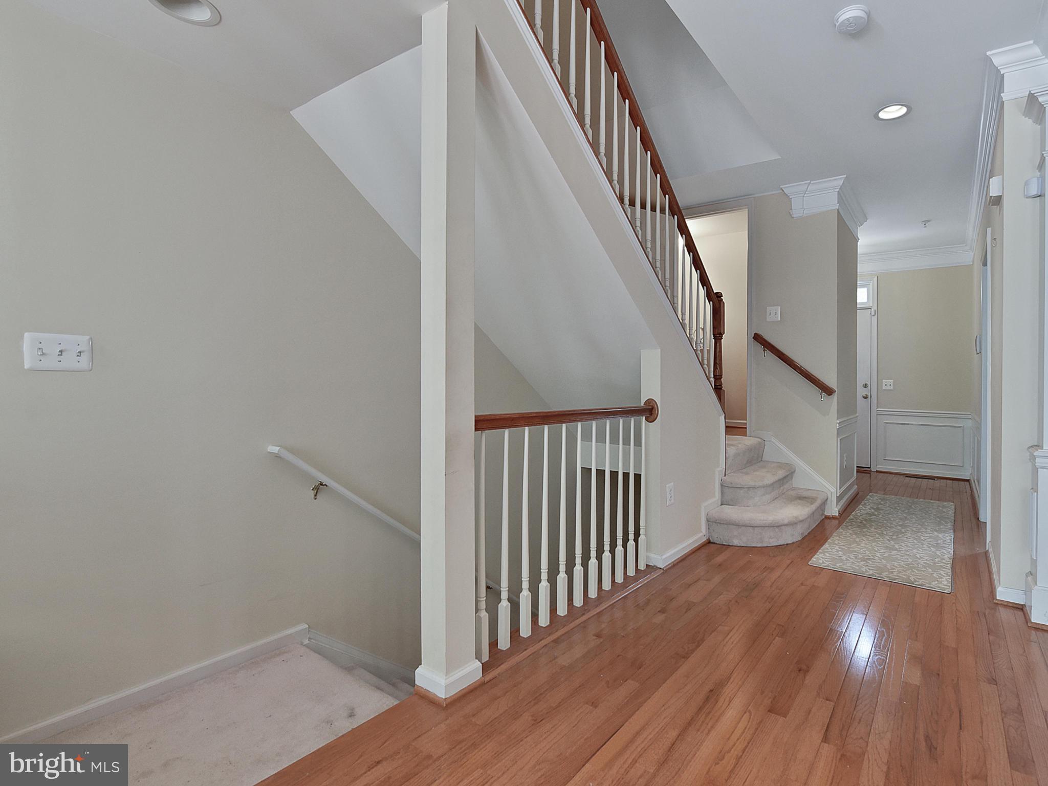 13907 Lullaby Road Germantown, MD 20874 - Photo 9 of 41 Center stairs