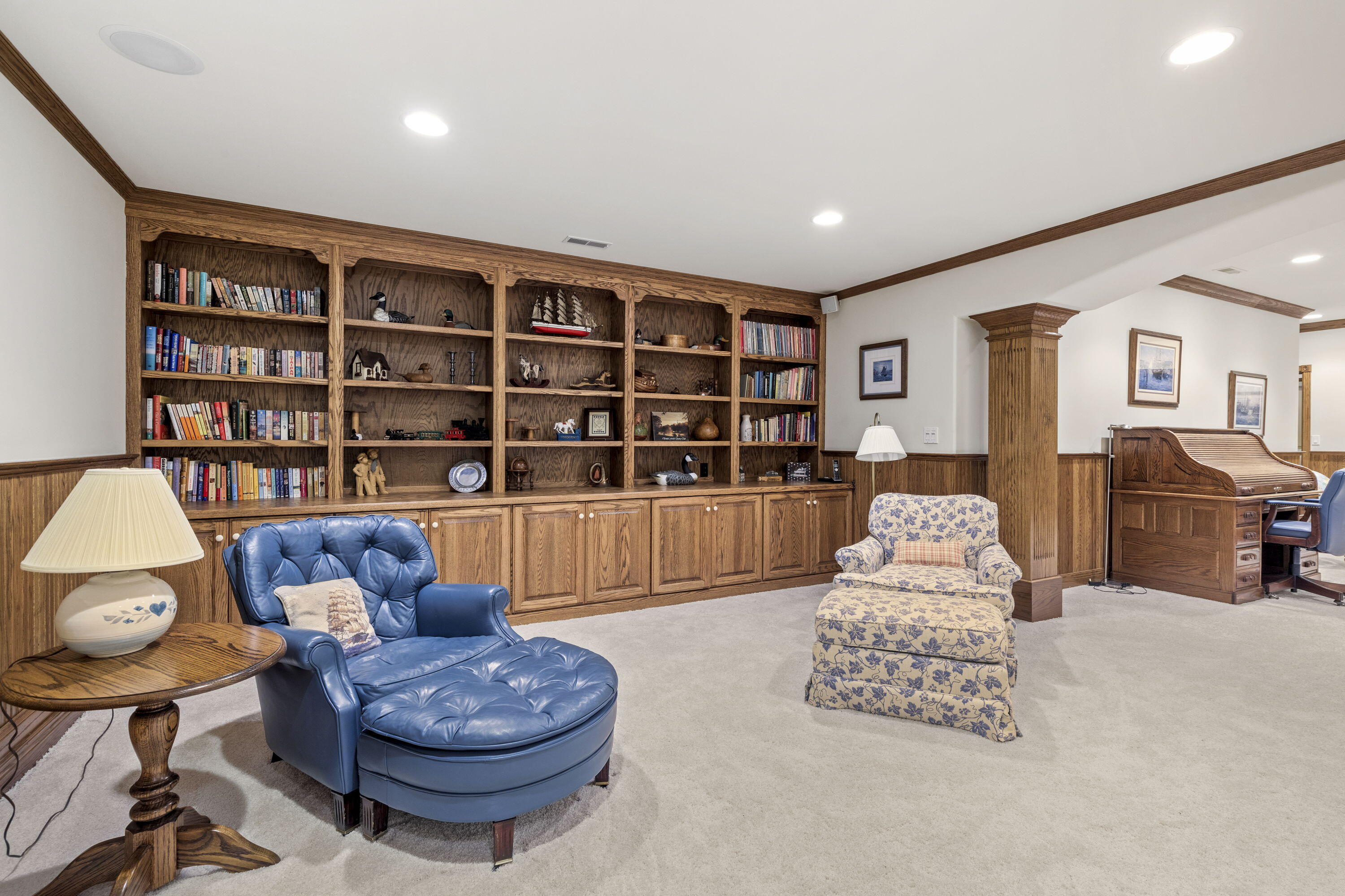 1663 Snead Avenue Chesterton, IN 46304 - Photo 28 of 38 a living room with furniture