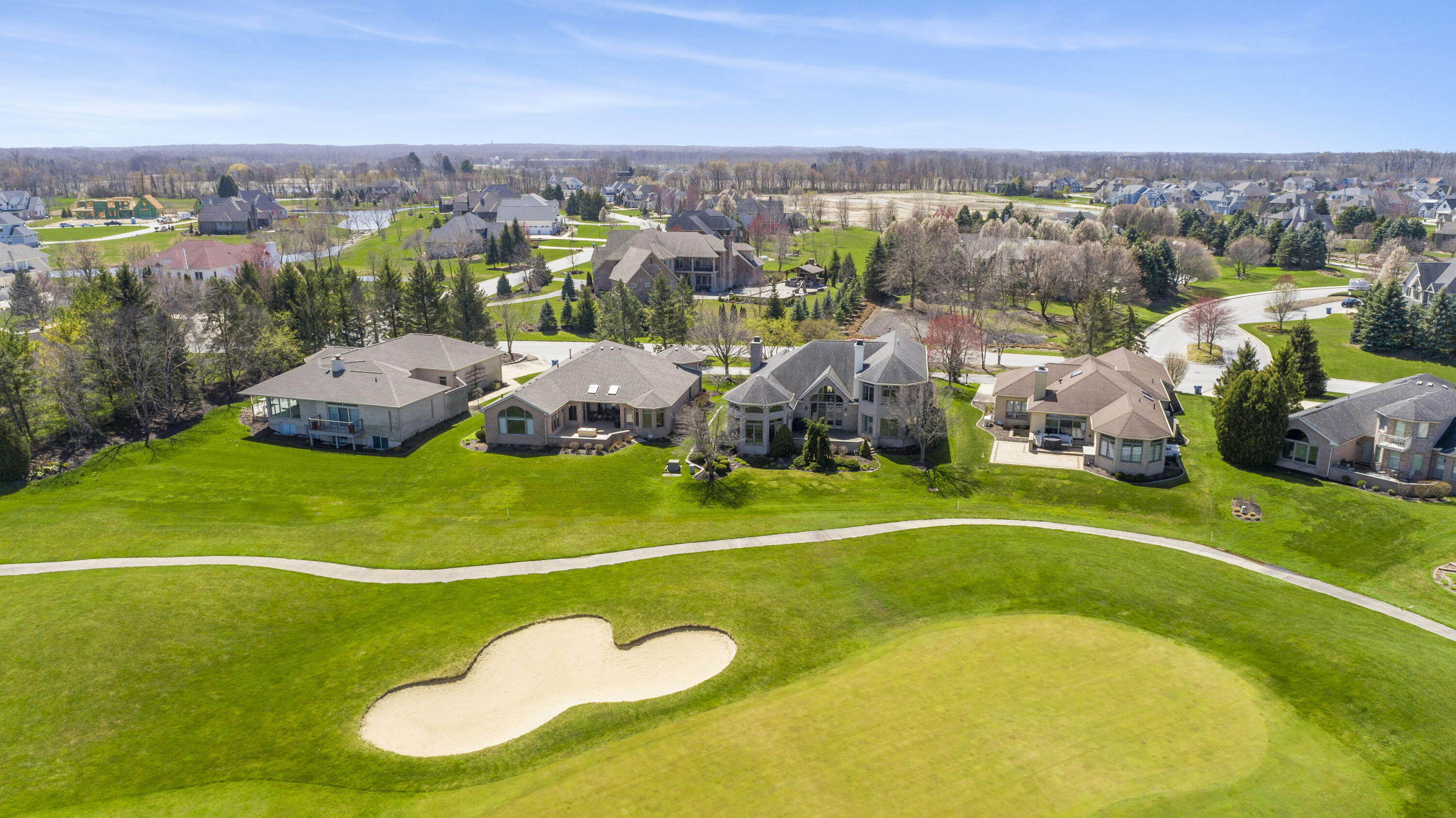1663 Snead Avenue Chesterton, IN 46304 - Photo 4 of 38 a view of a city