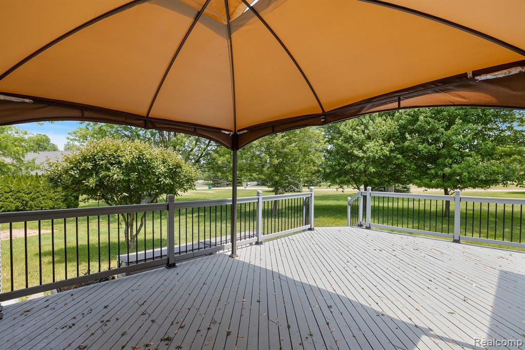9844 Pine Knob Road Clarkston, MI 48348 - Photo 63 of 65 Gallery Image 63